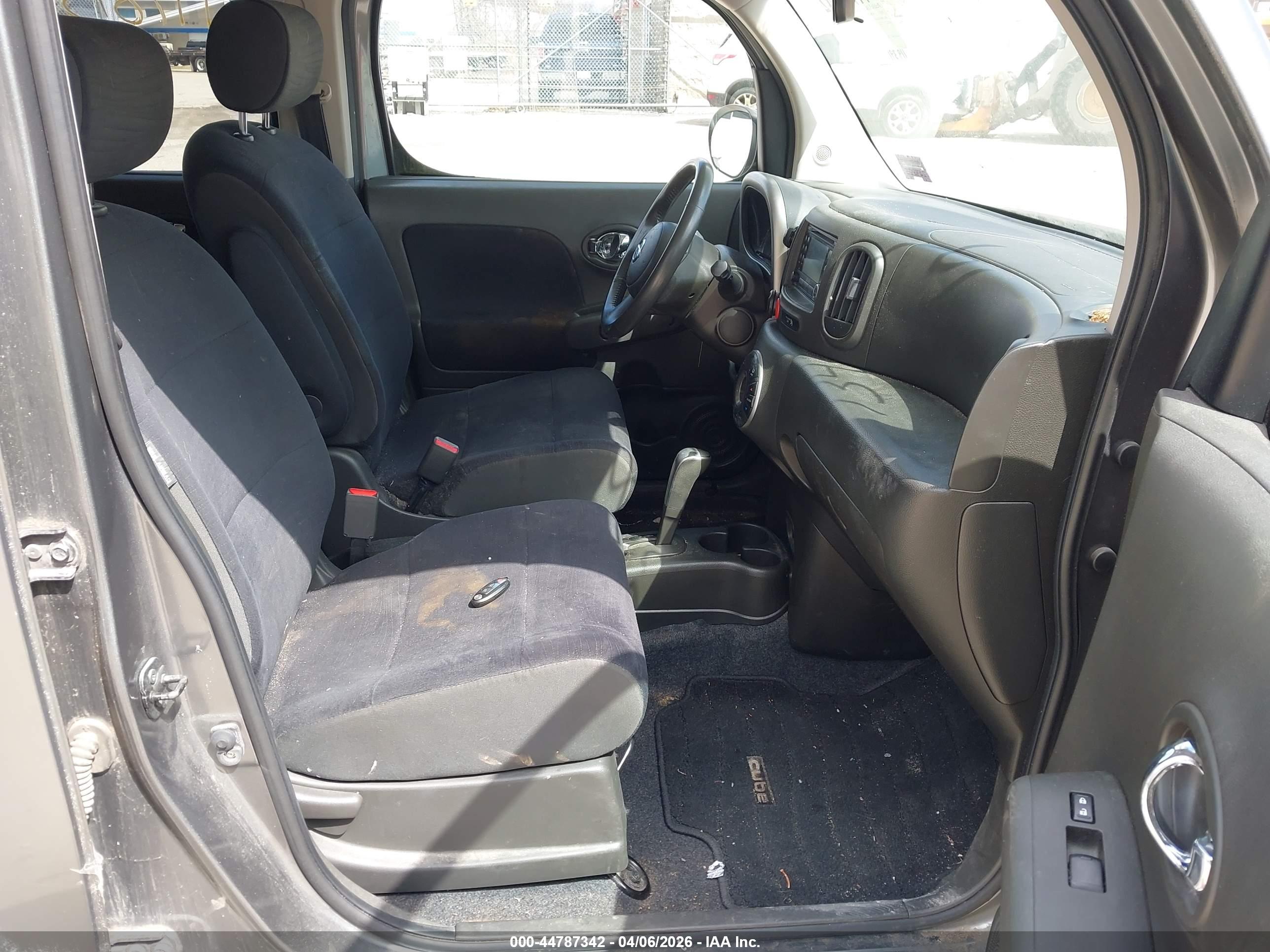 NISSAN CUBE image 5
