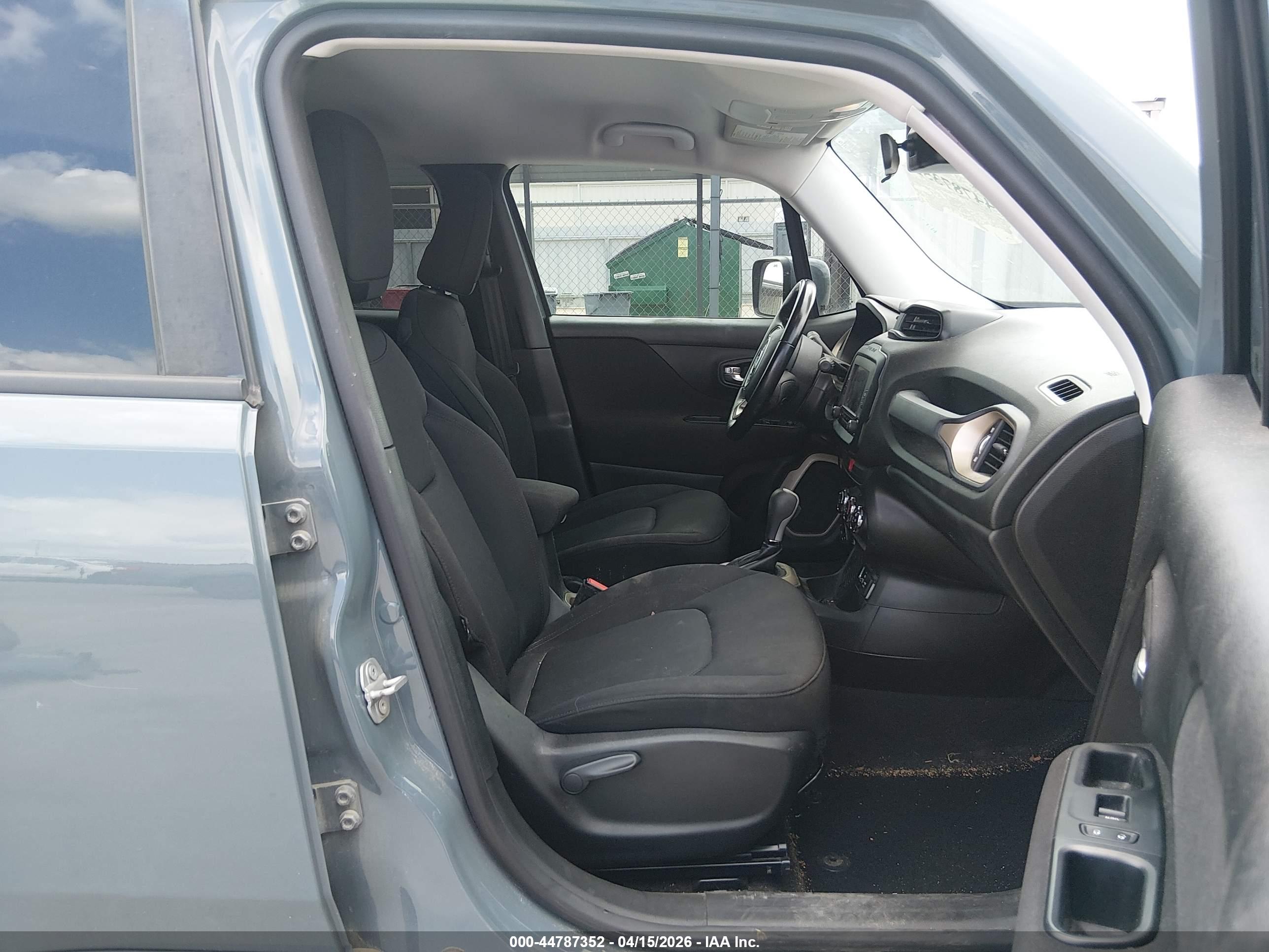JEEP RENEGADE image 5