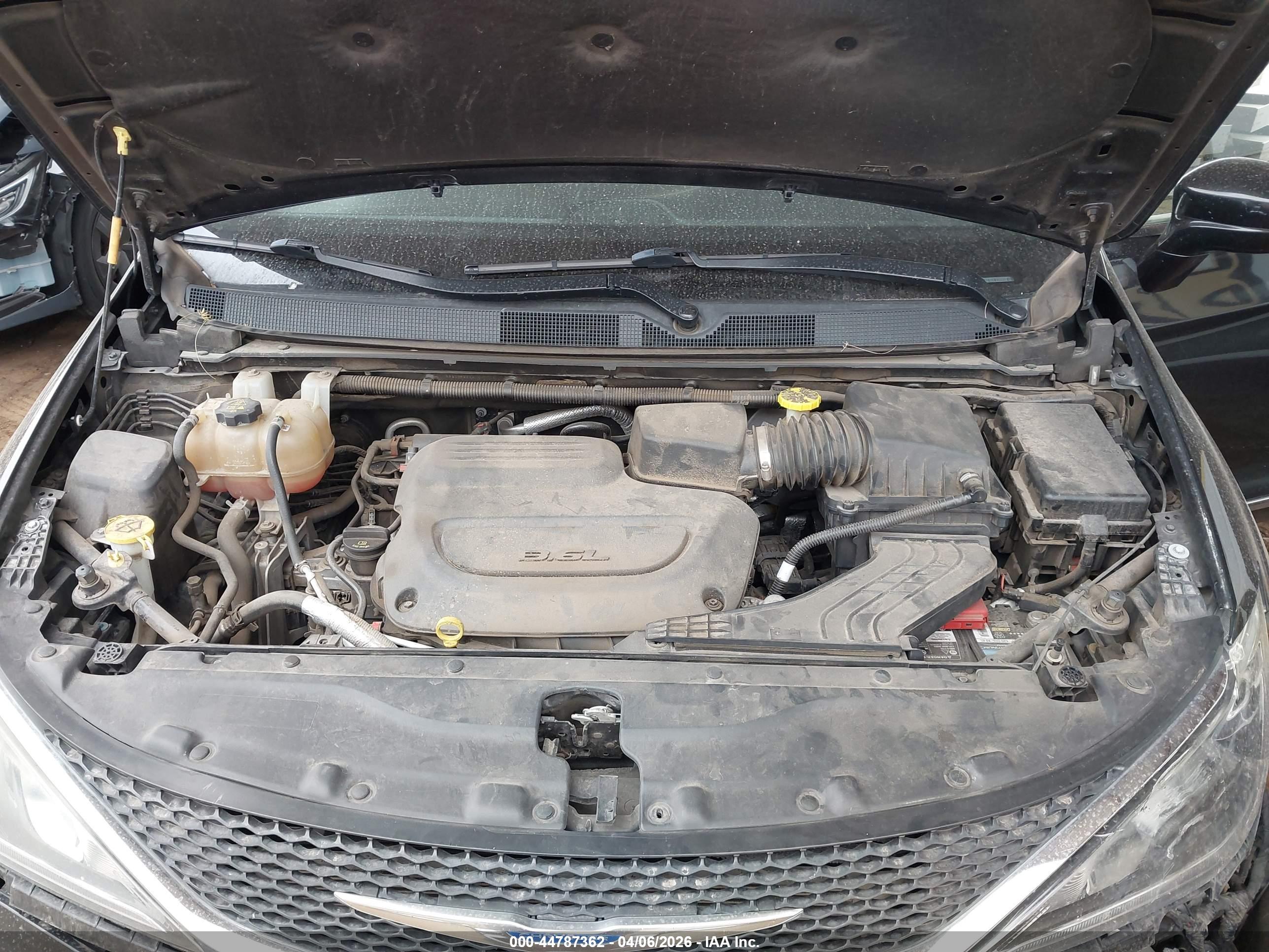 CHRYSLER PACIFICA image 10