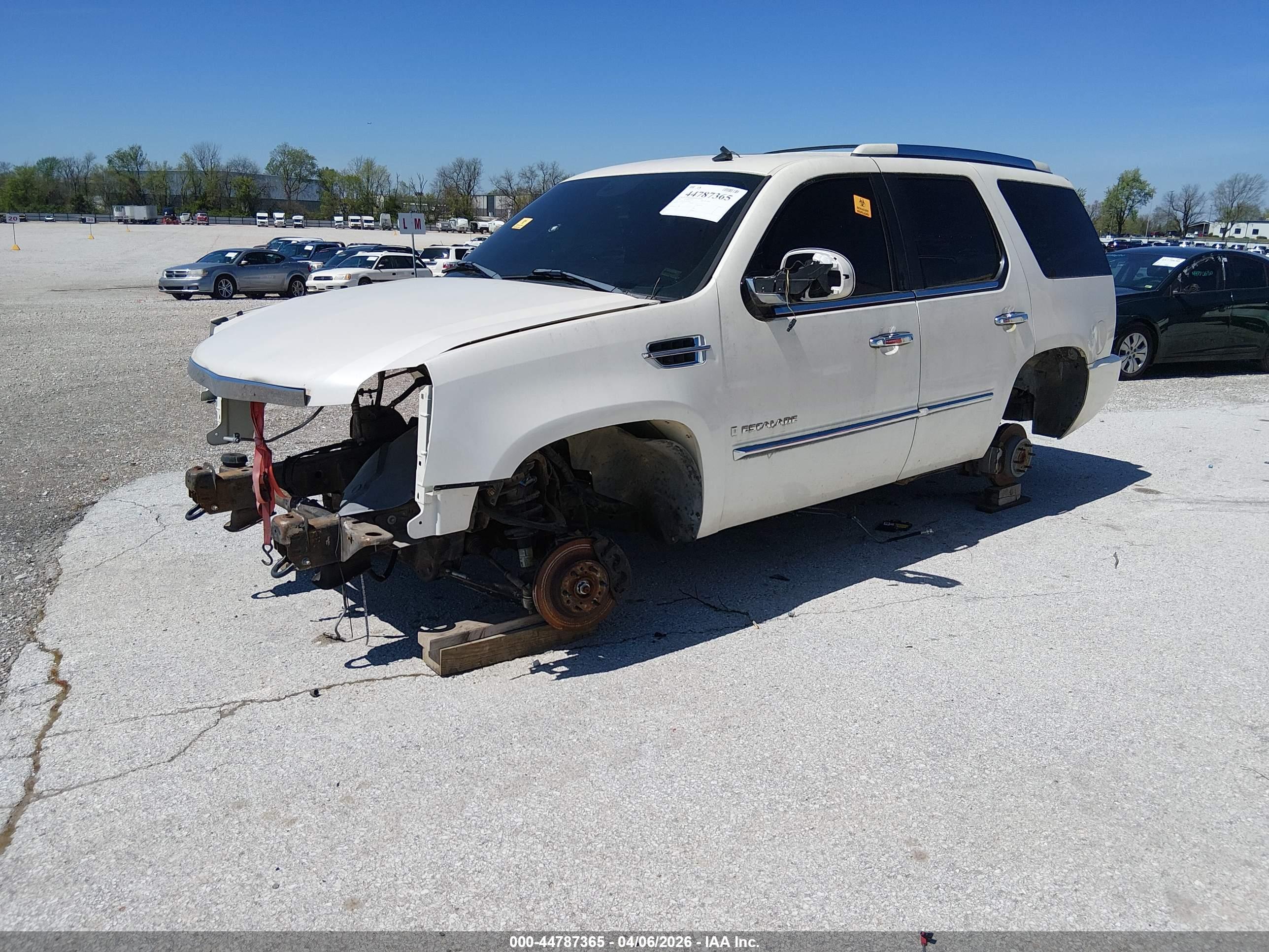CADILLAC ESCALADE image 2