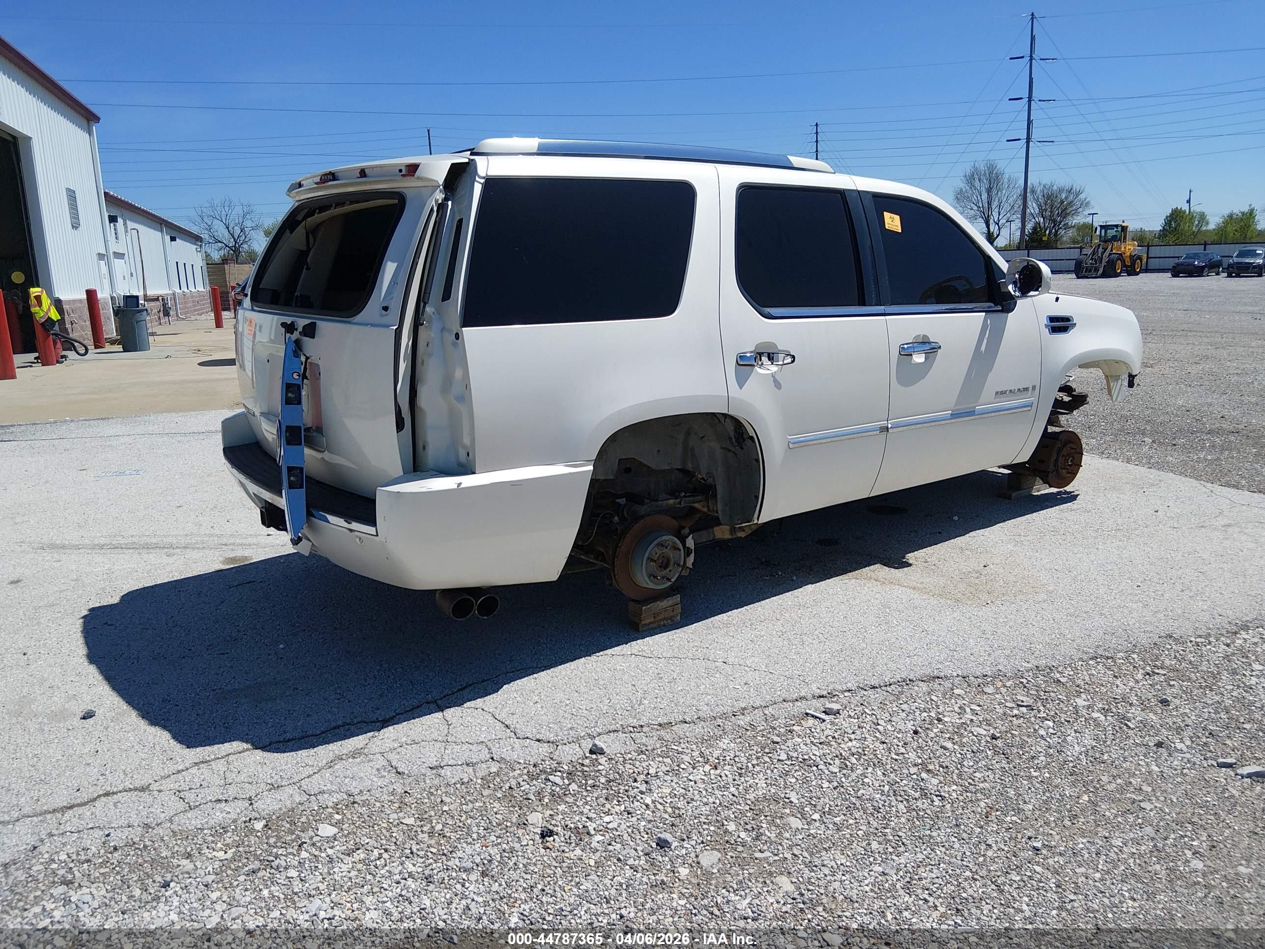 CADILLAC ESCALADE image 4