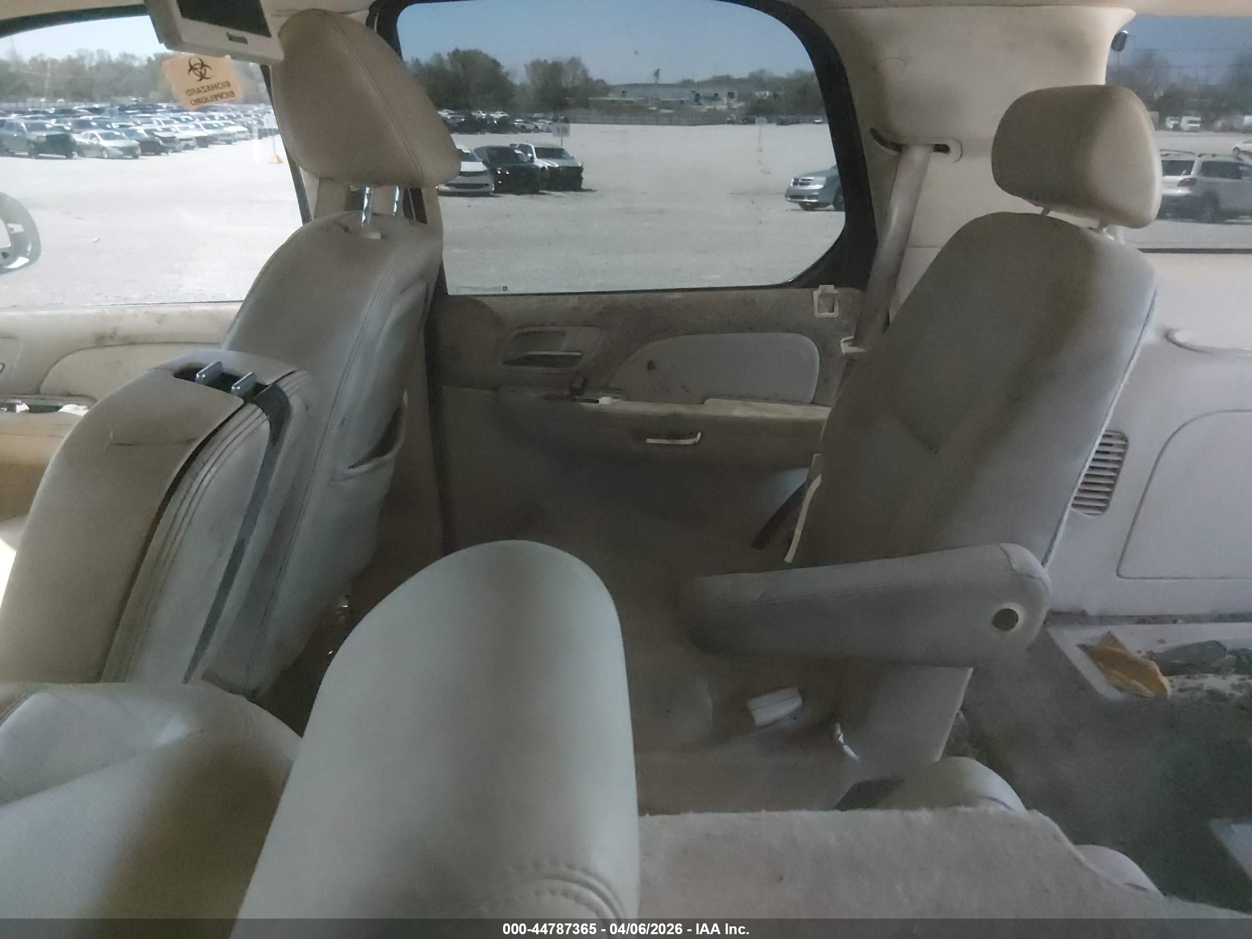 CADILLAC ESCALADE image 8