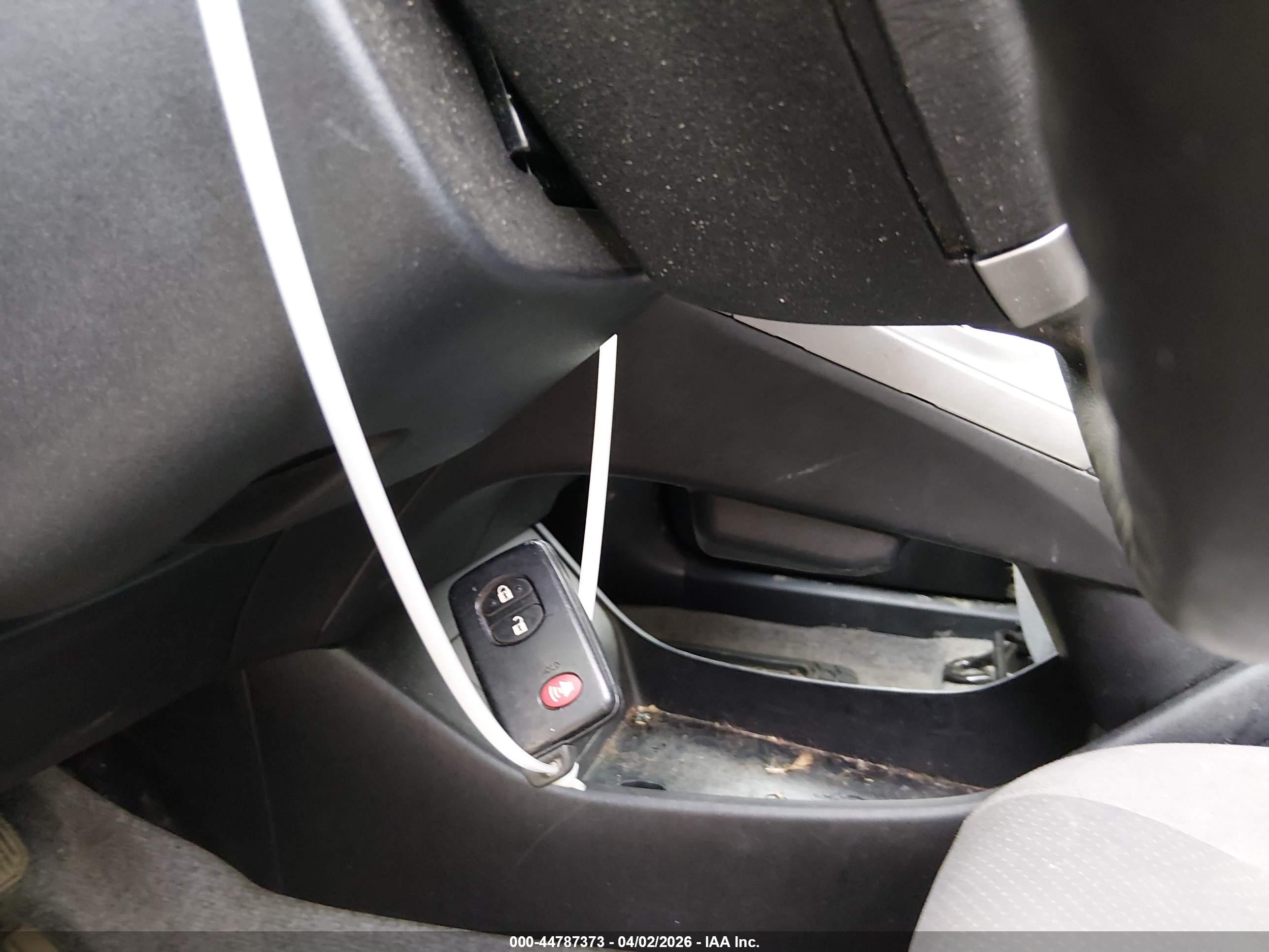TOYOTA PRIUS image 11