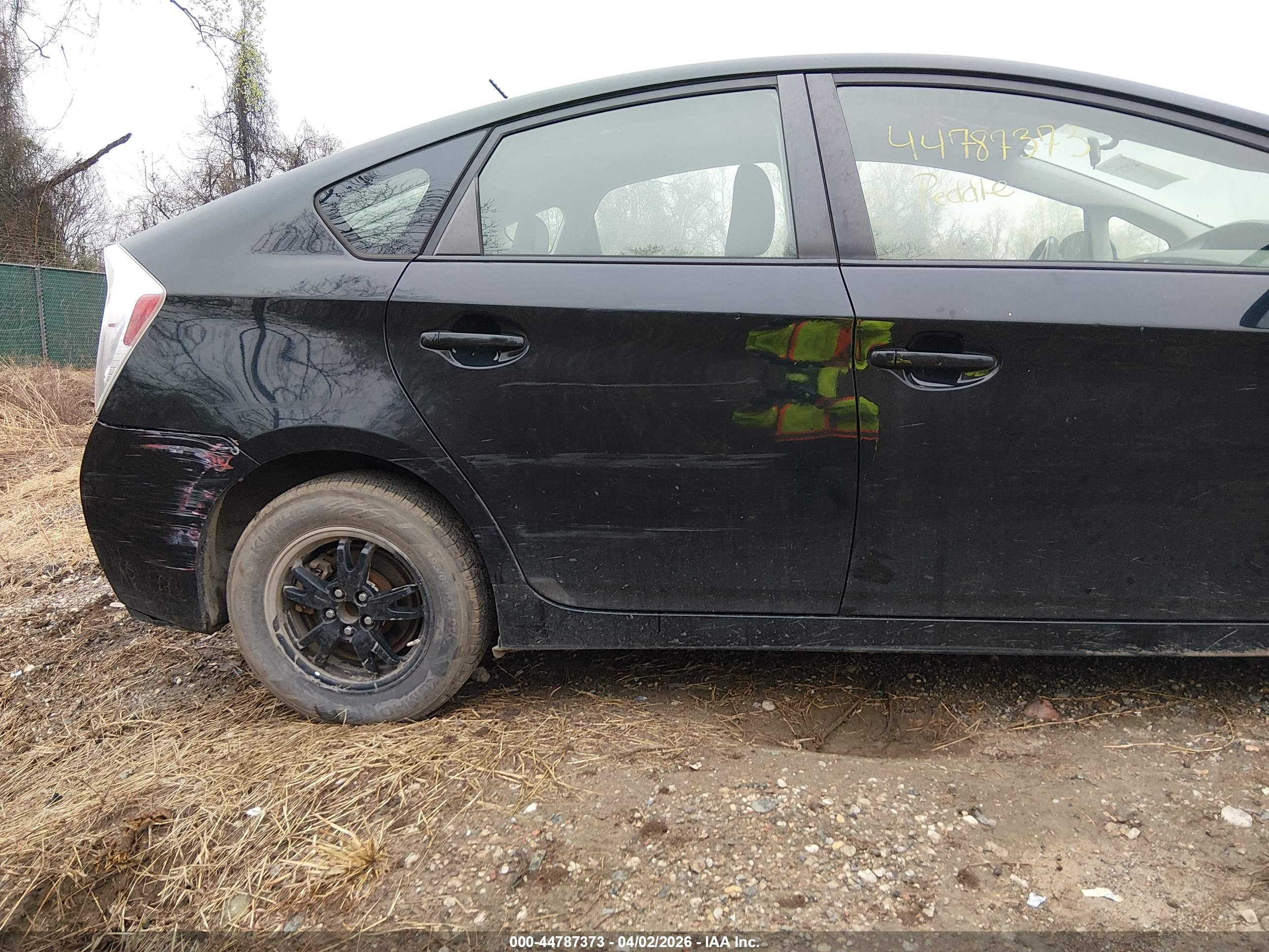 TOYOTA PRIUS image 6