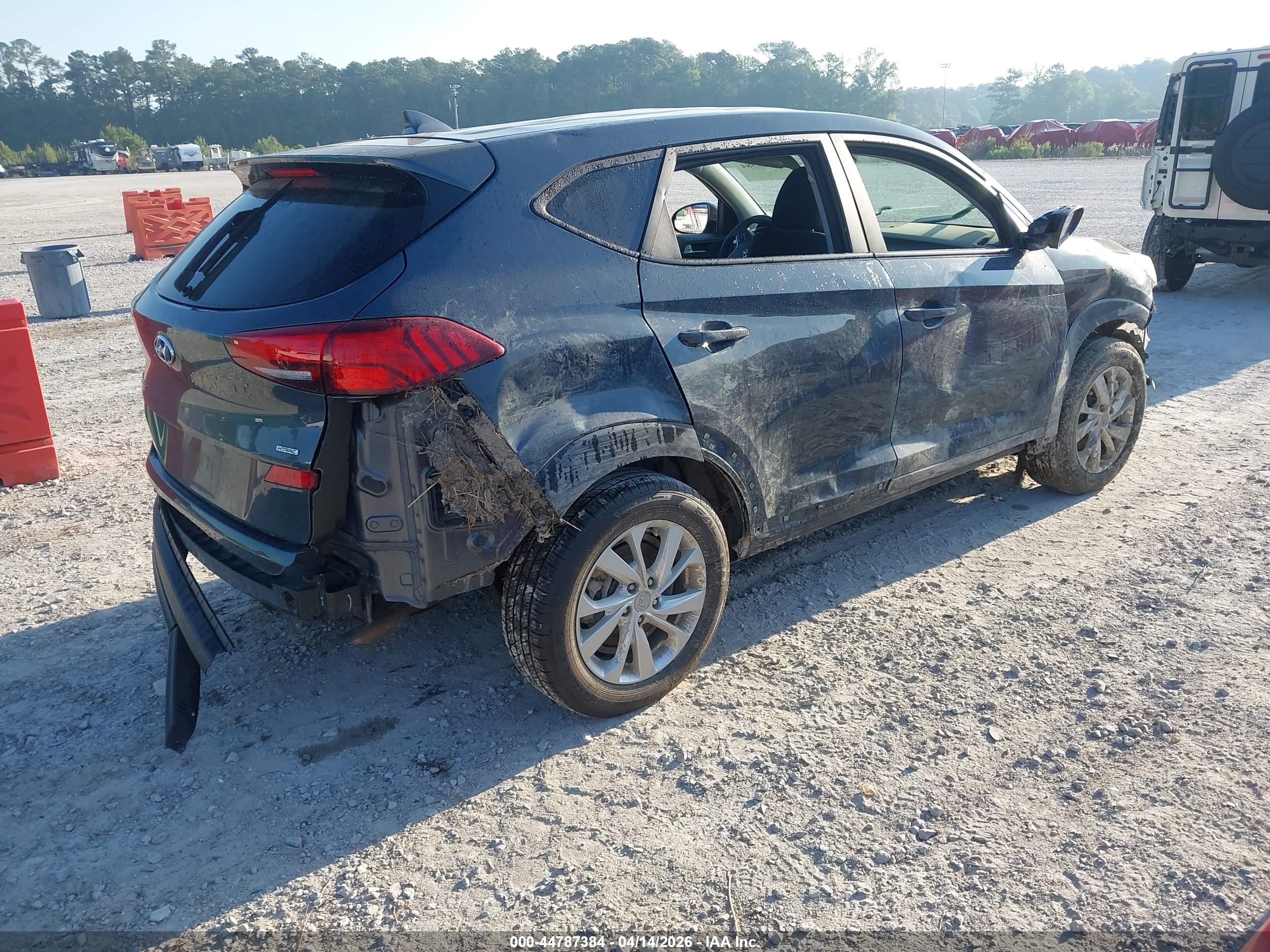 HYUNDAI TUCSON image 4