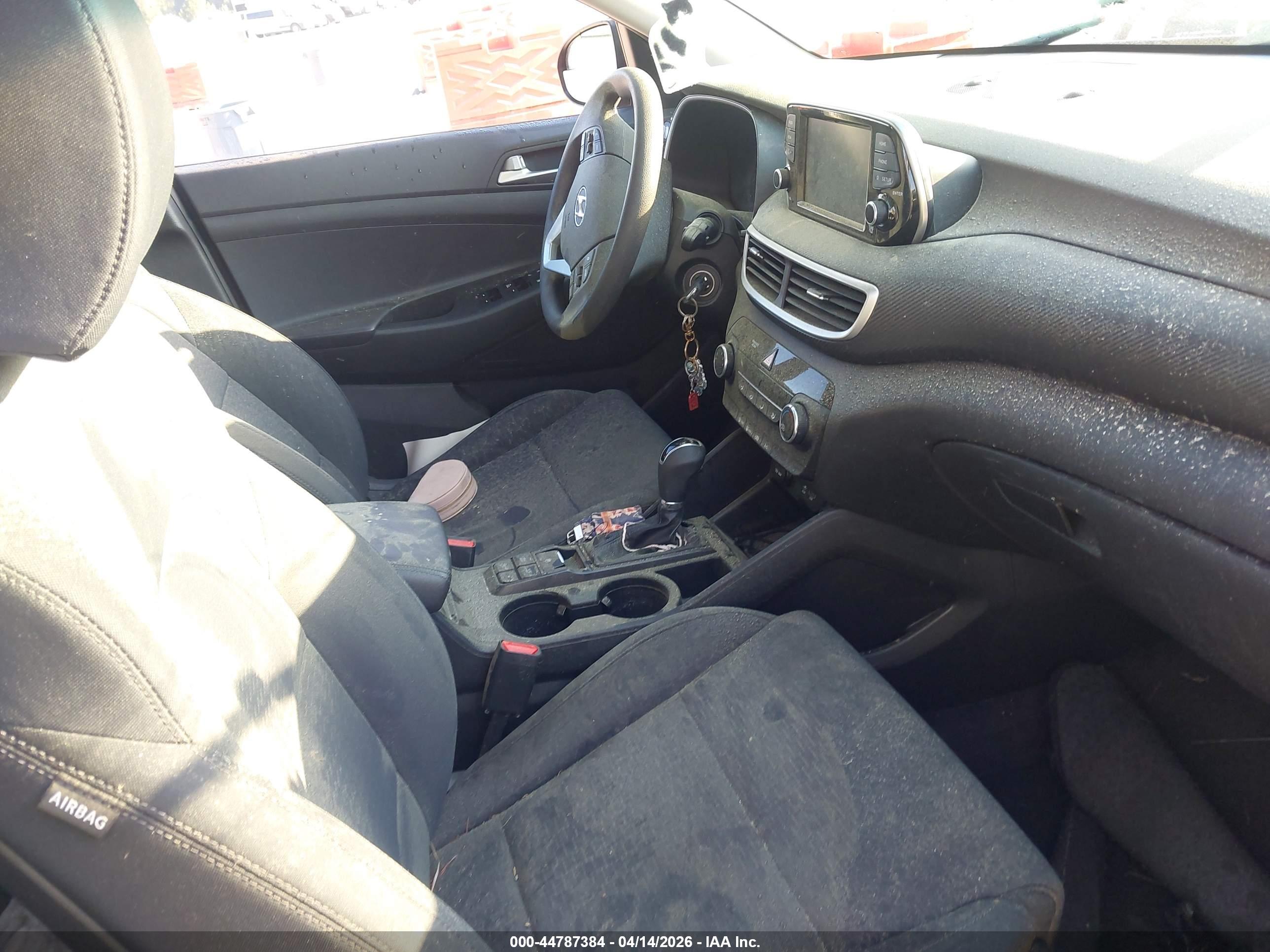 HYUNDAI TUCSON image 5