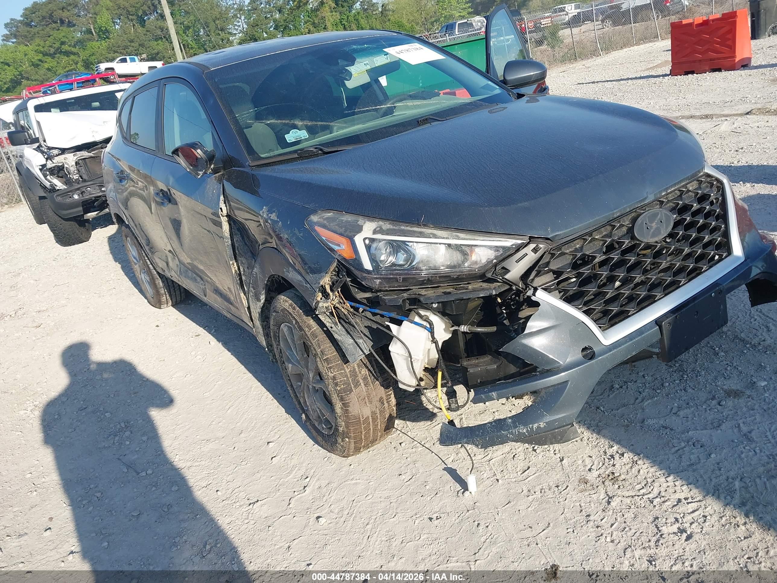 HYUNDAI TUCSON image 6