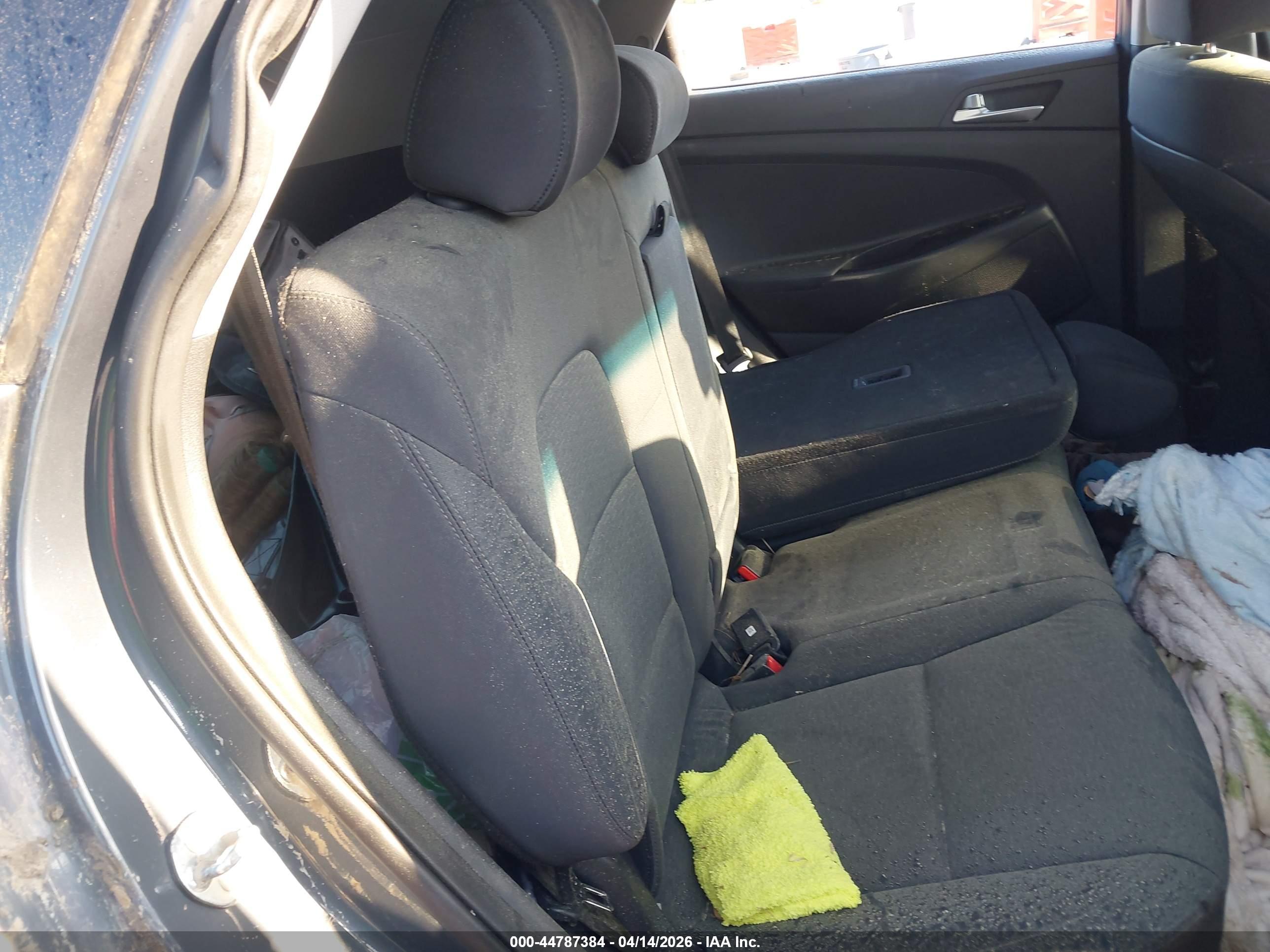 HYUNDAI TUCSON image 8