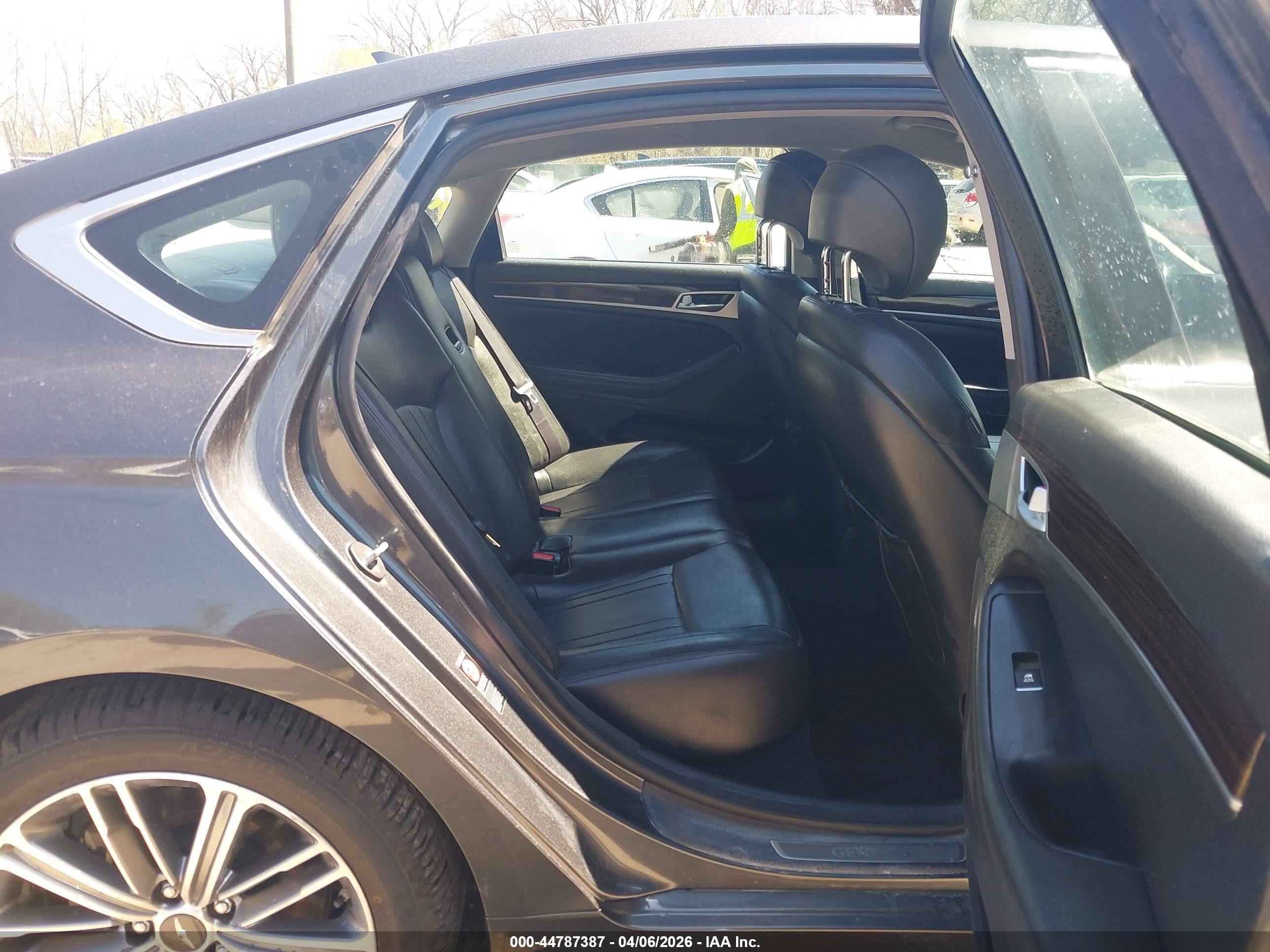 GENESIS G80 image 8
