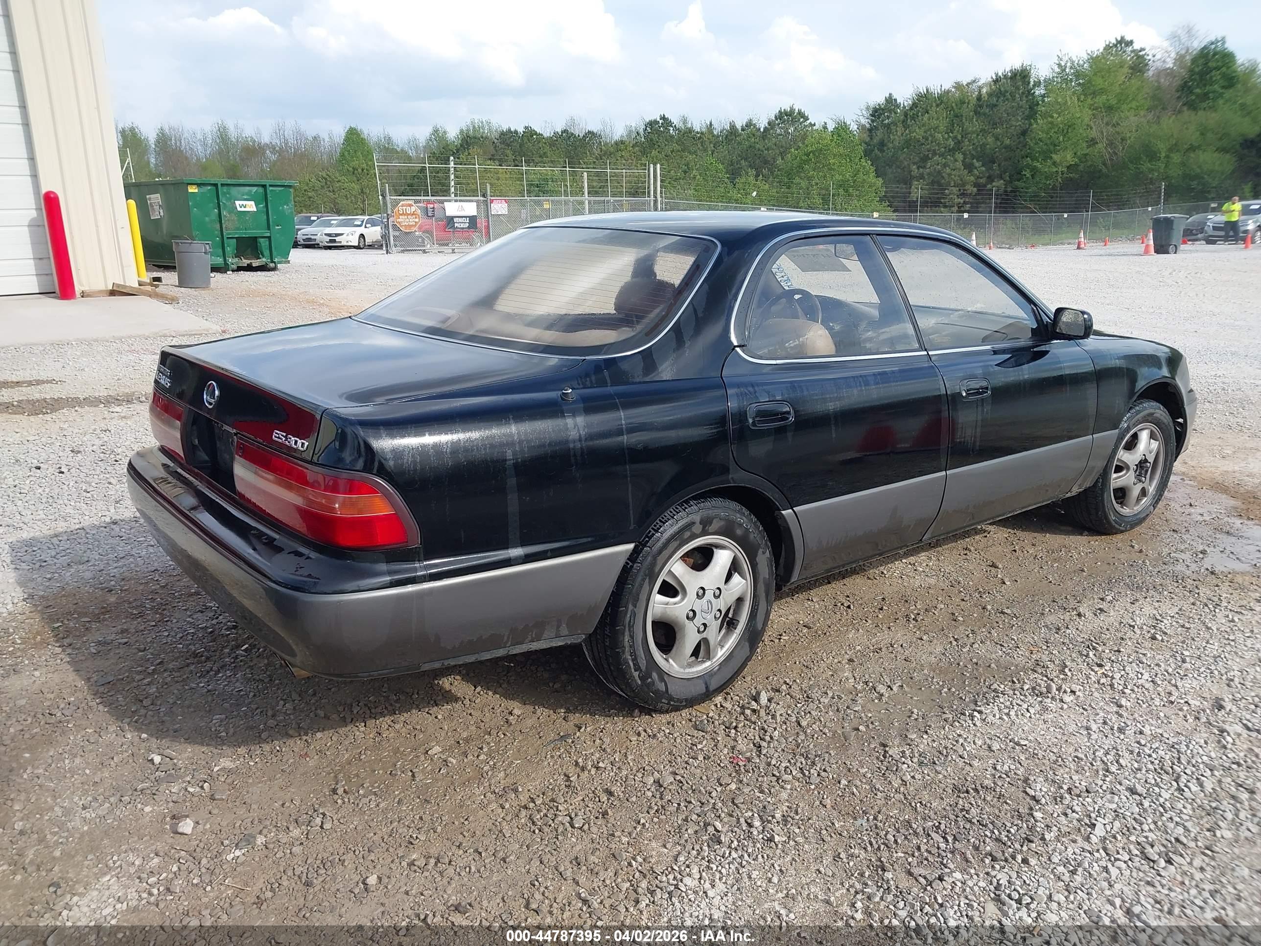 LEXUS ES image 4