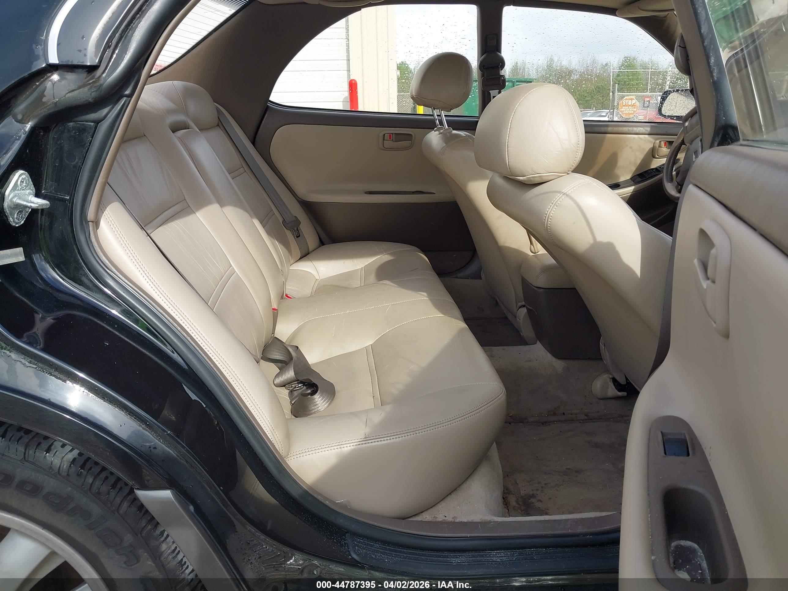LEXUS ES image 8