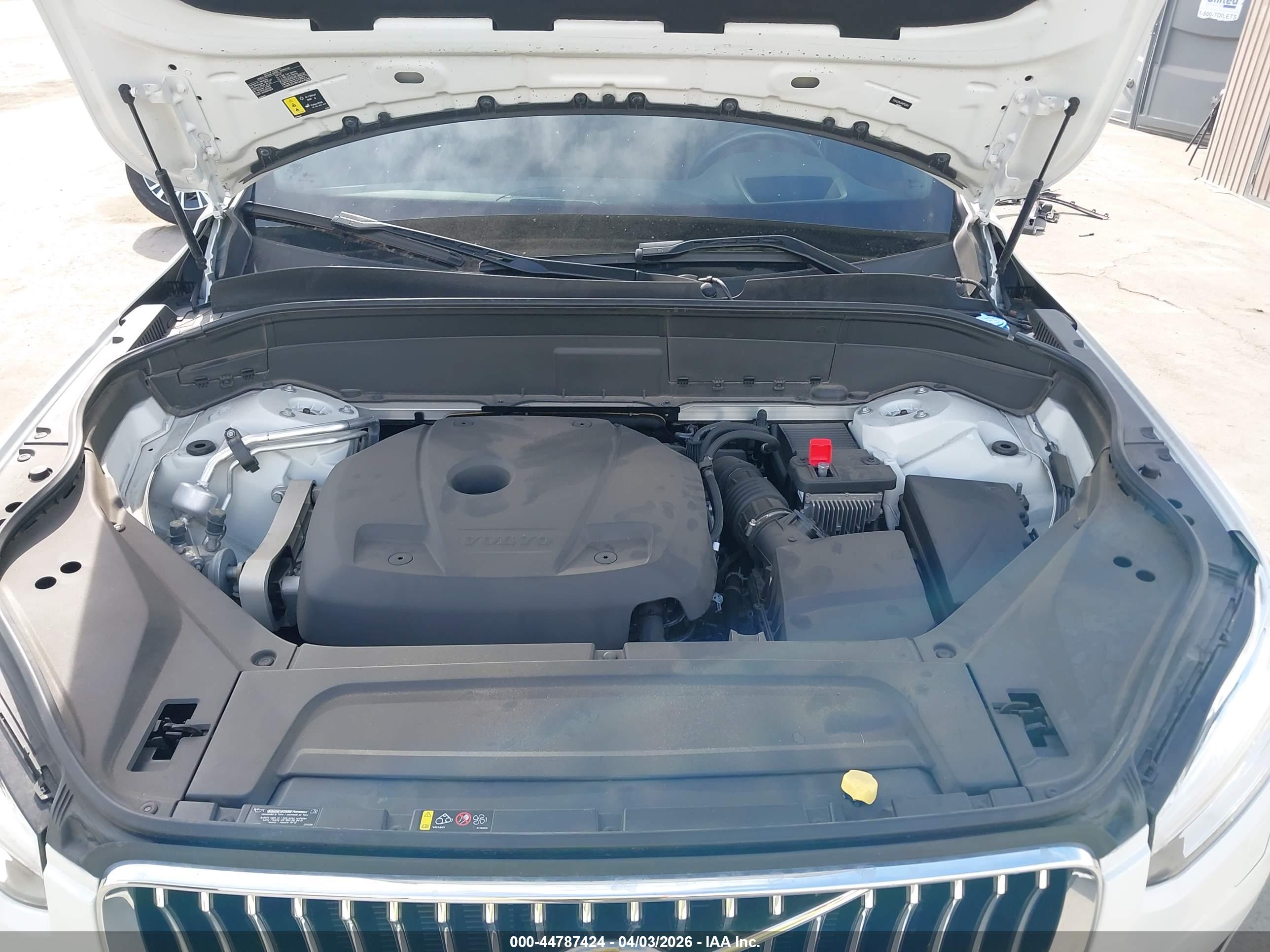 VOLVO XC90 image 10