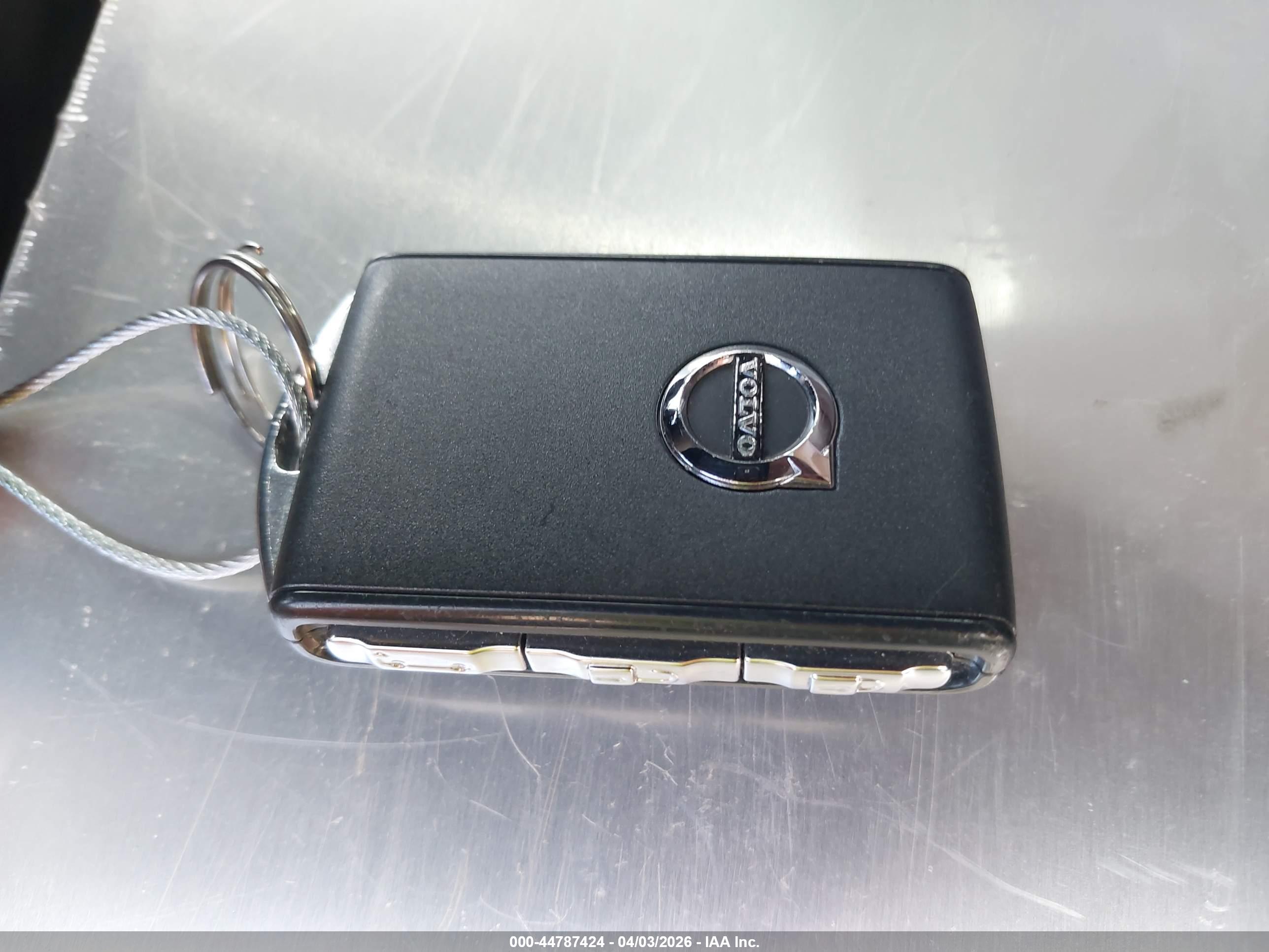 VOLVO XC90 image 11