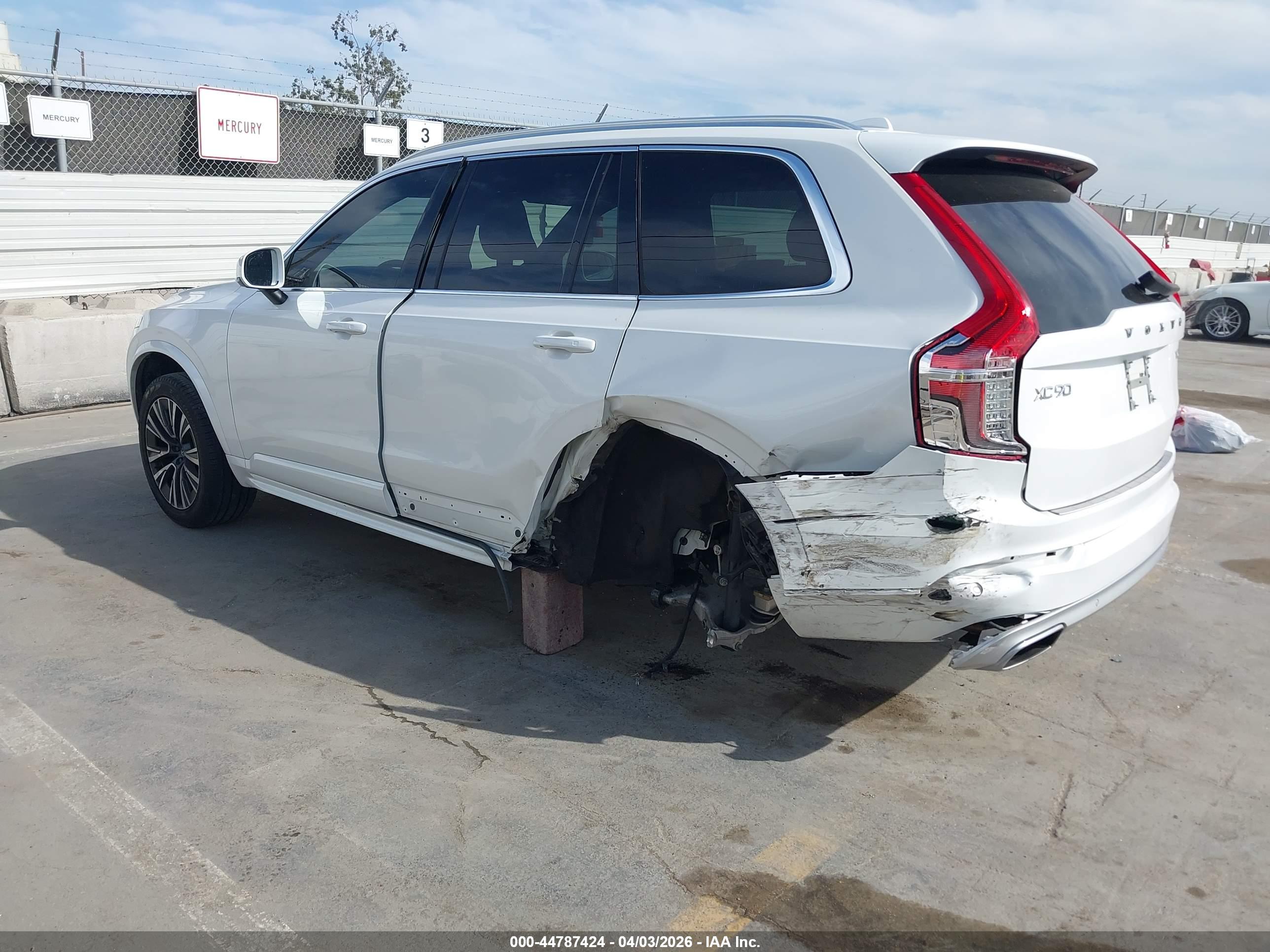 VOLVO XC90 image 3