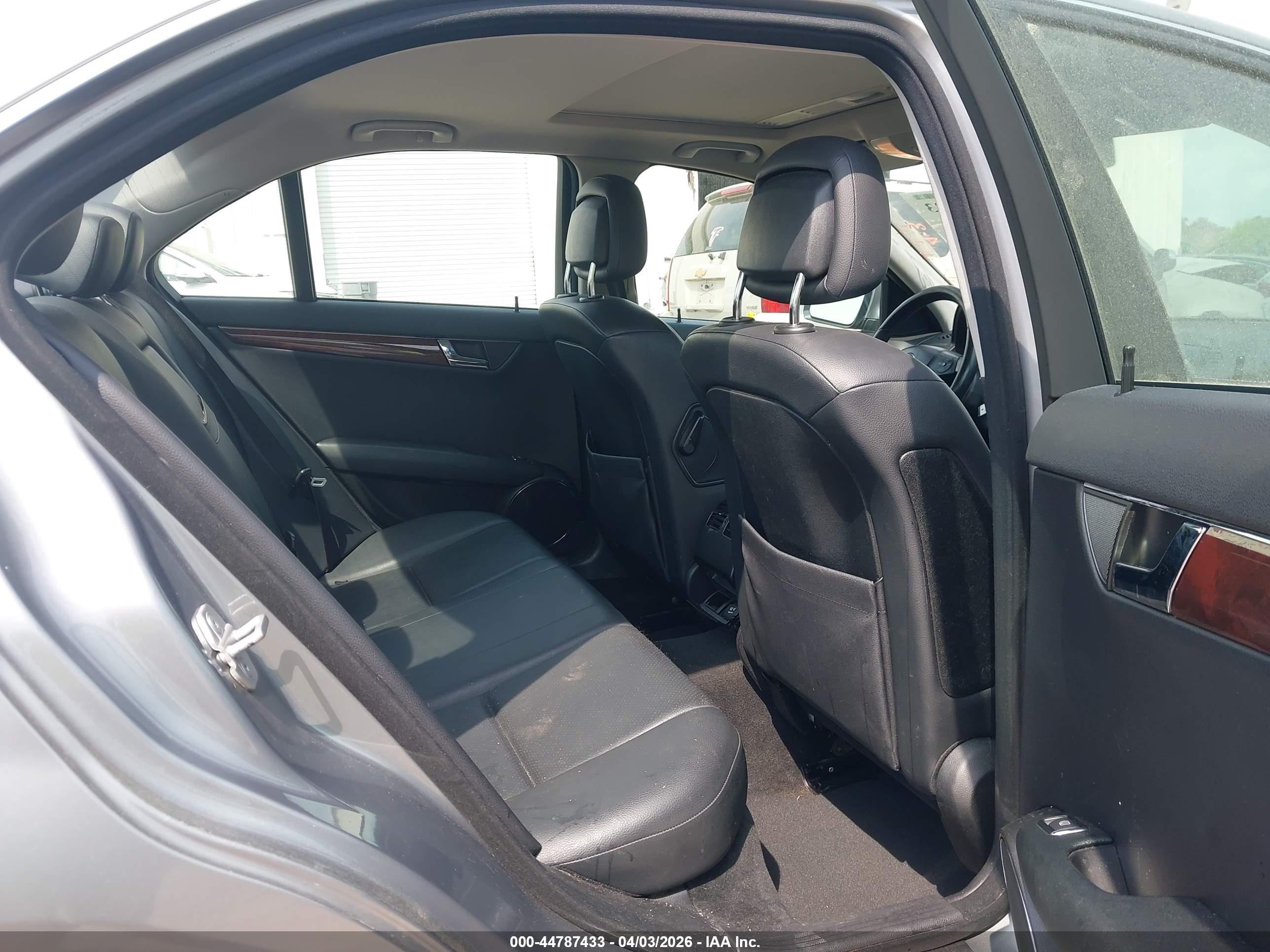 MERCEDES-BENZ C image 8