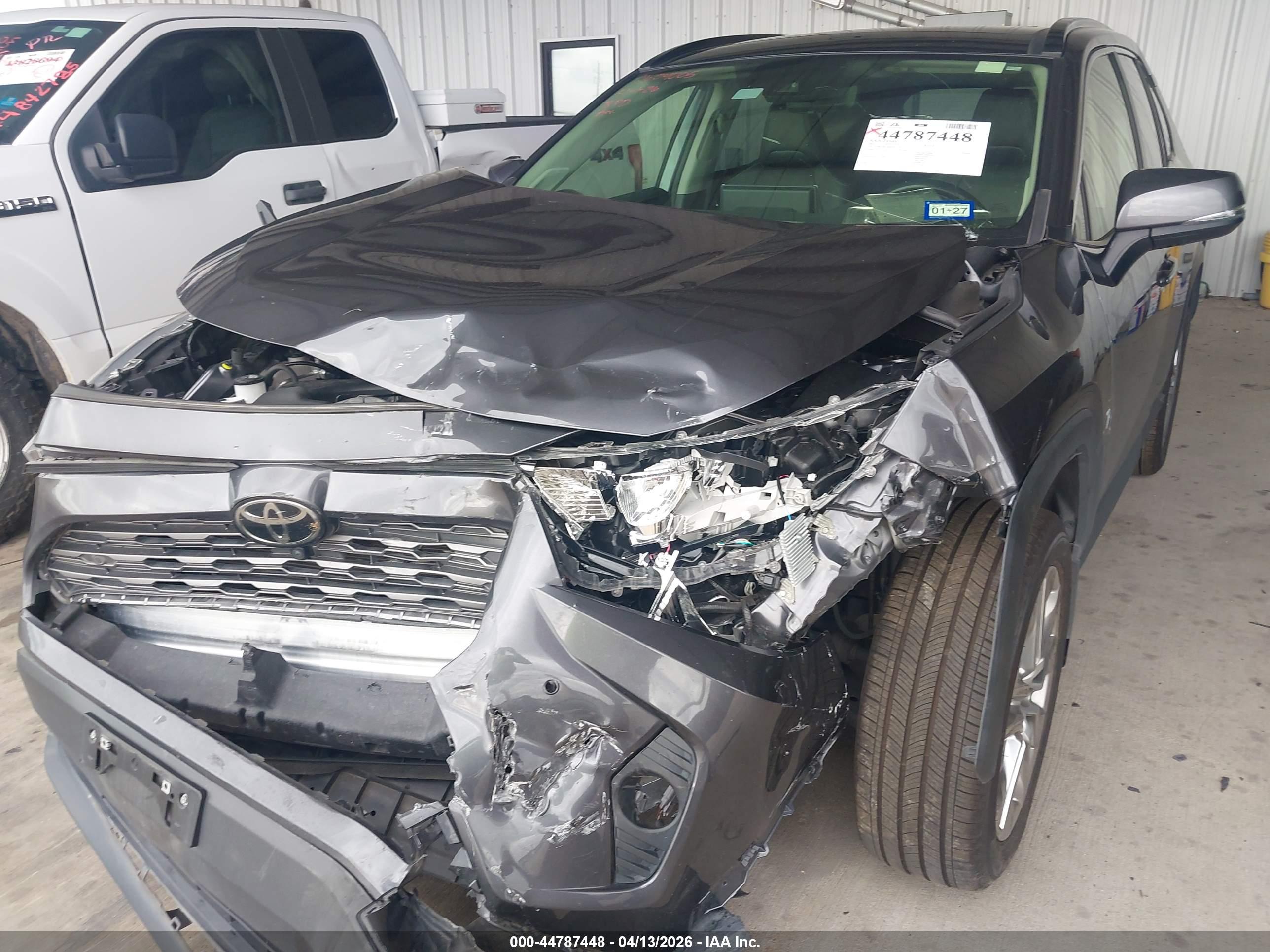 TOYOTA RAV4 image 6