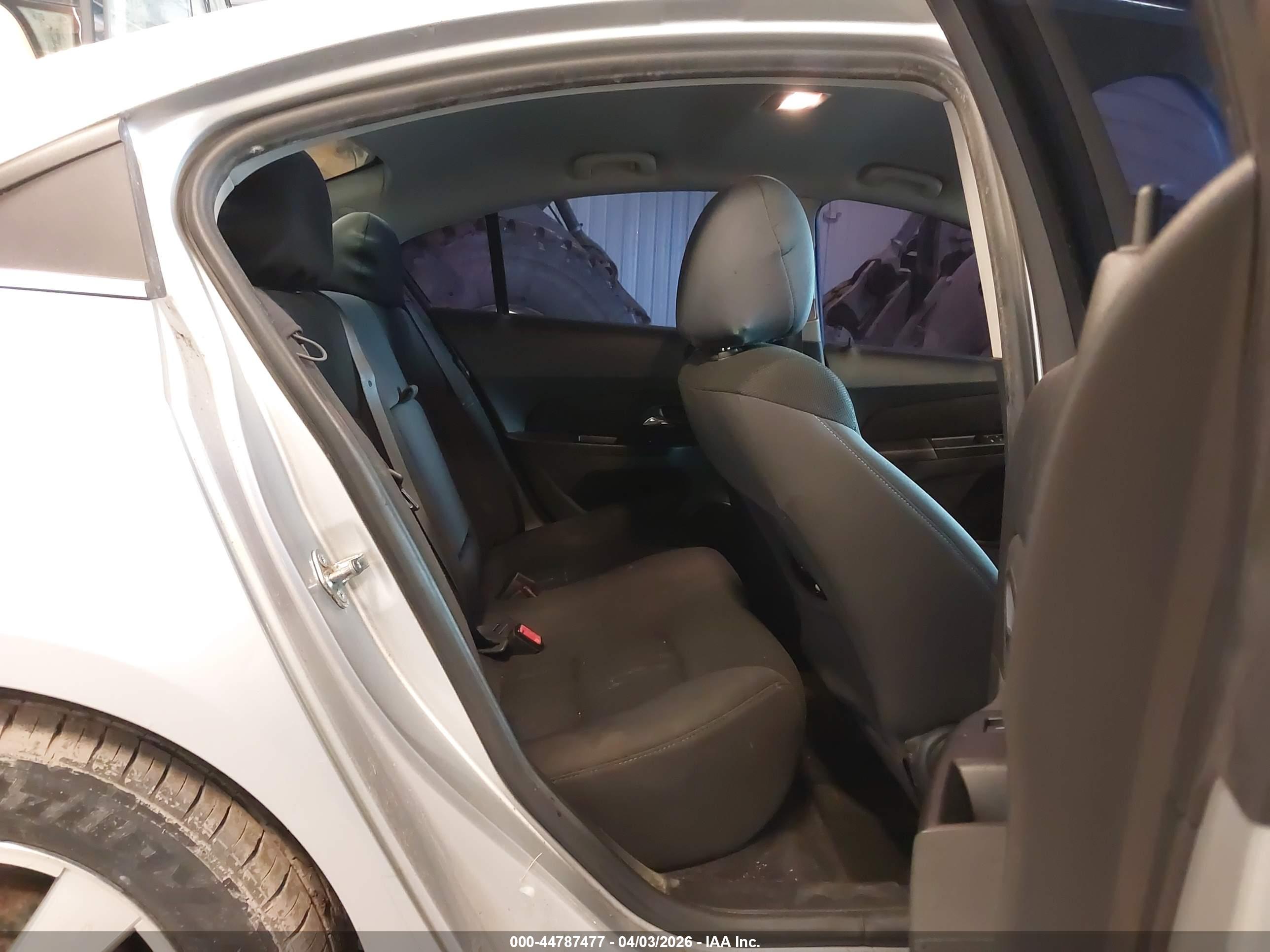 CHEVROLET CRUZE image 8