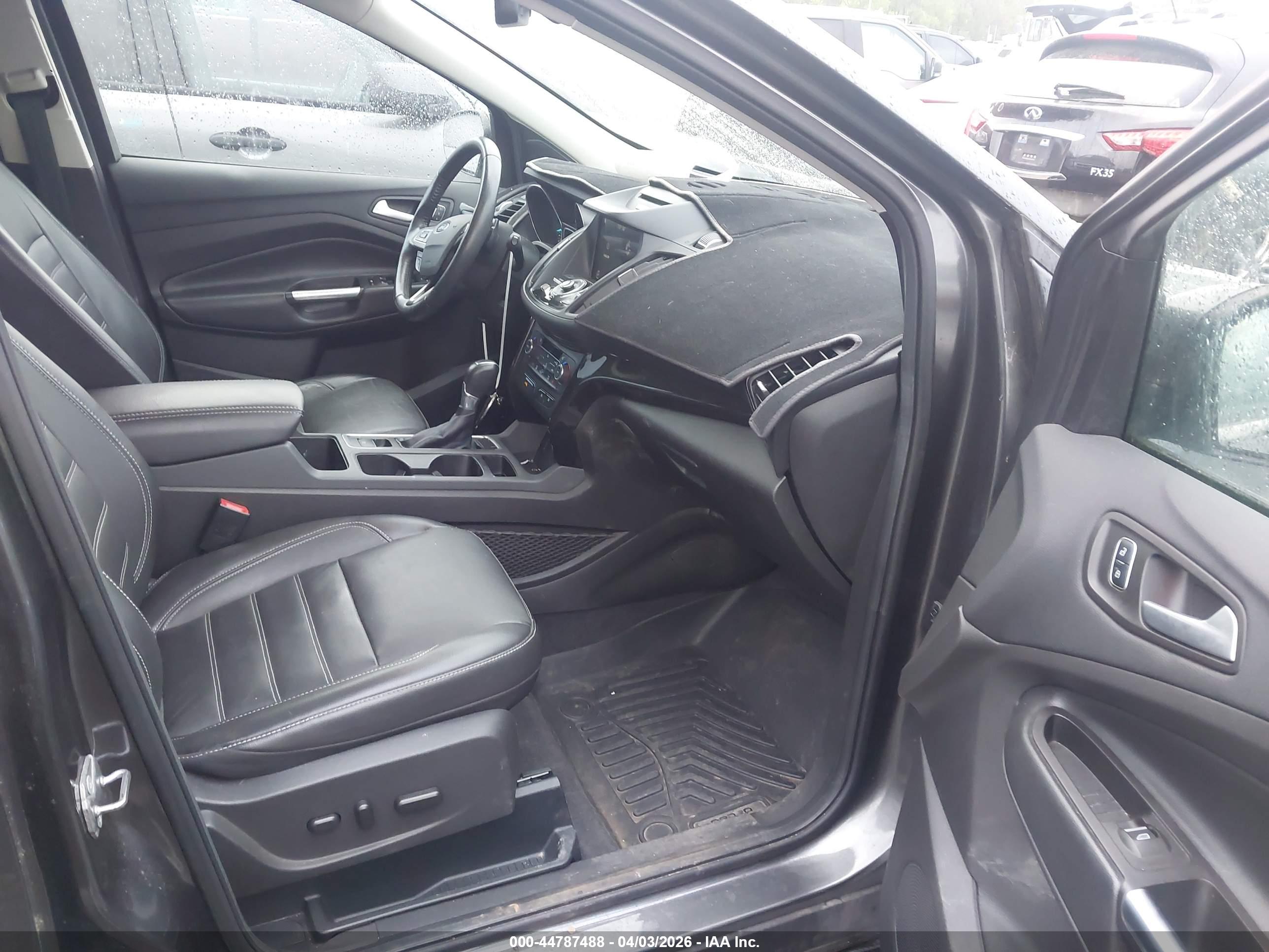 FORD ESCAPE image 5