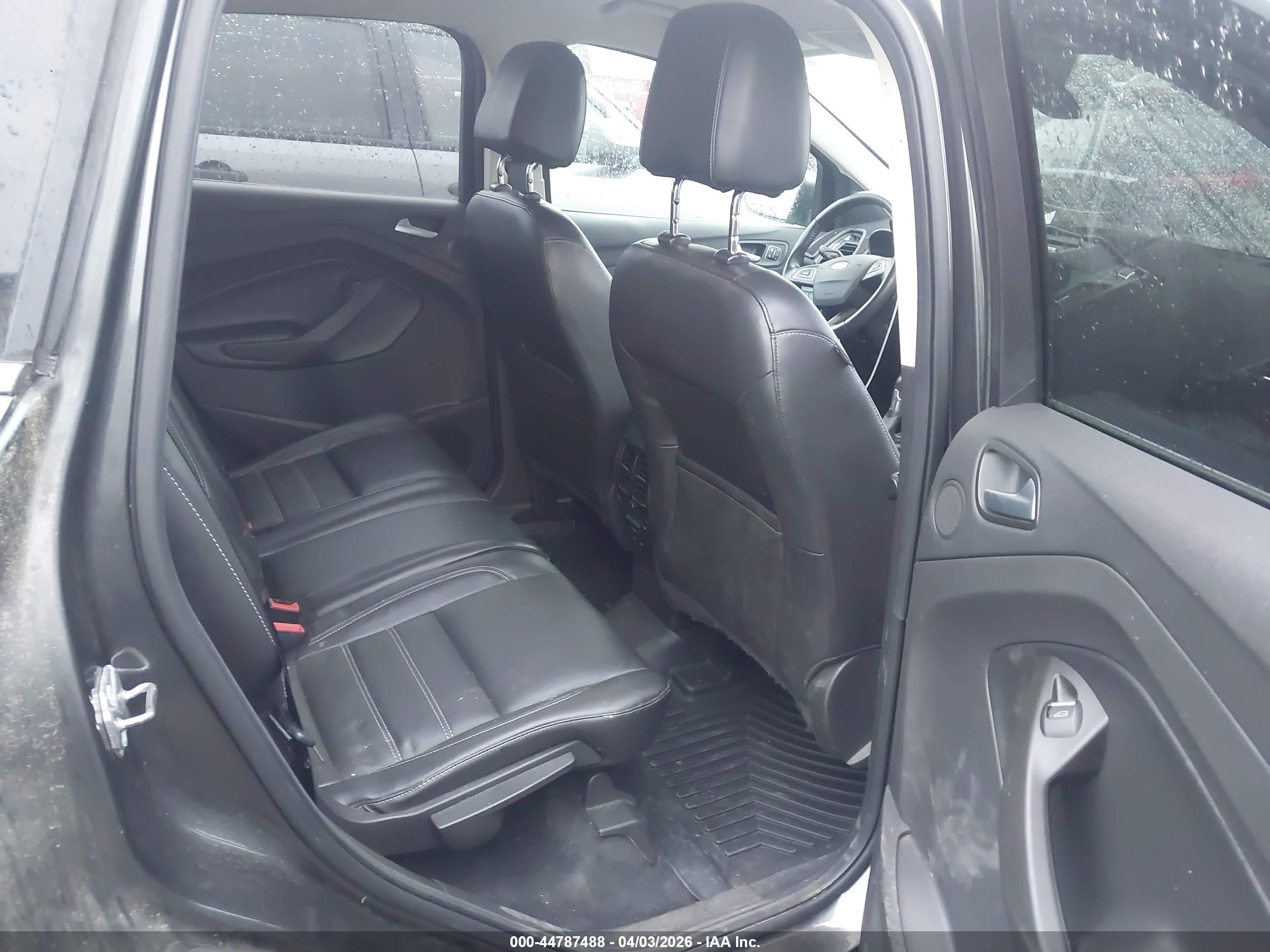 FORD ESCAPE image 8