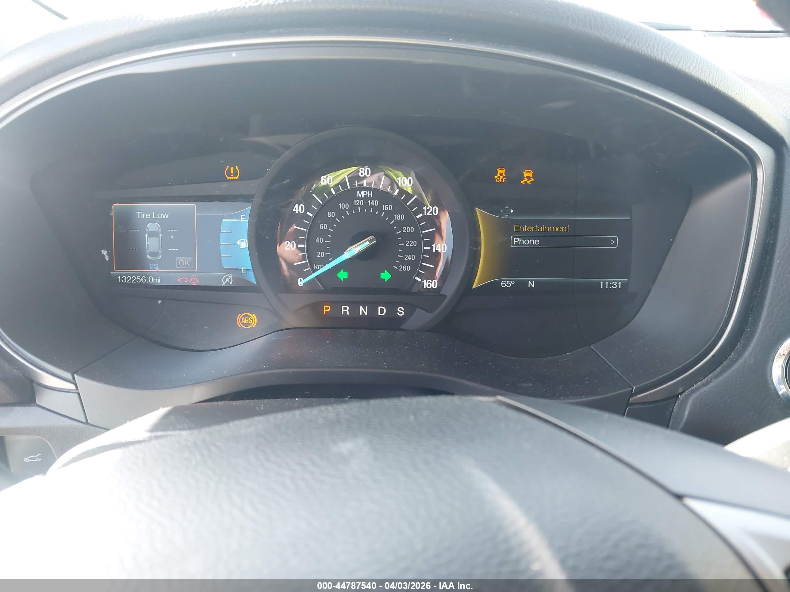 FORD FUSION image 7