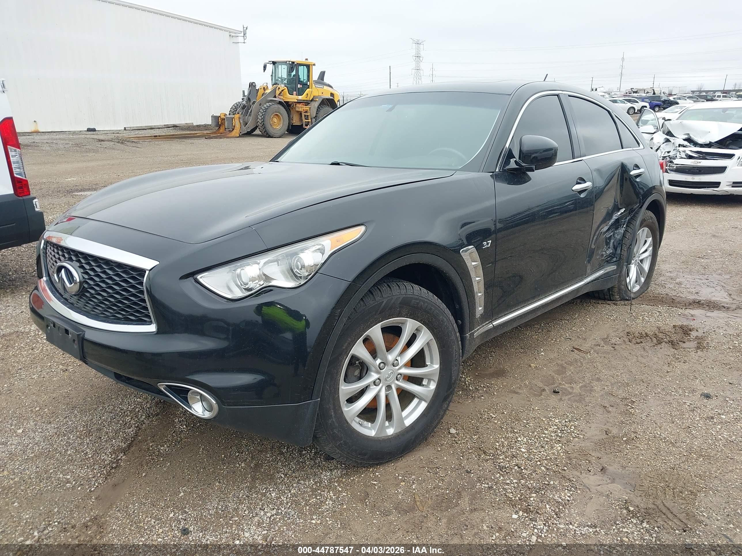 INFINITI QX70 image 2