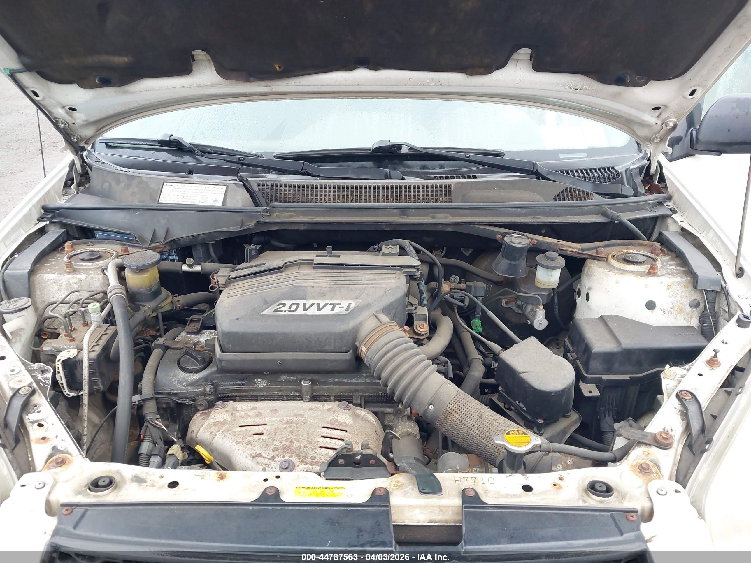TOYOTA RAV4 image 10