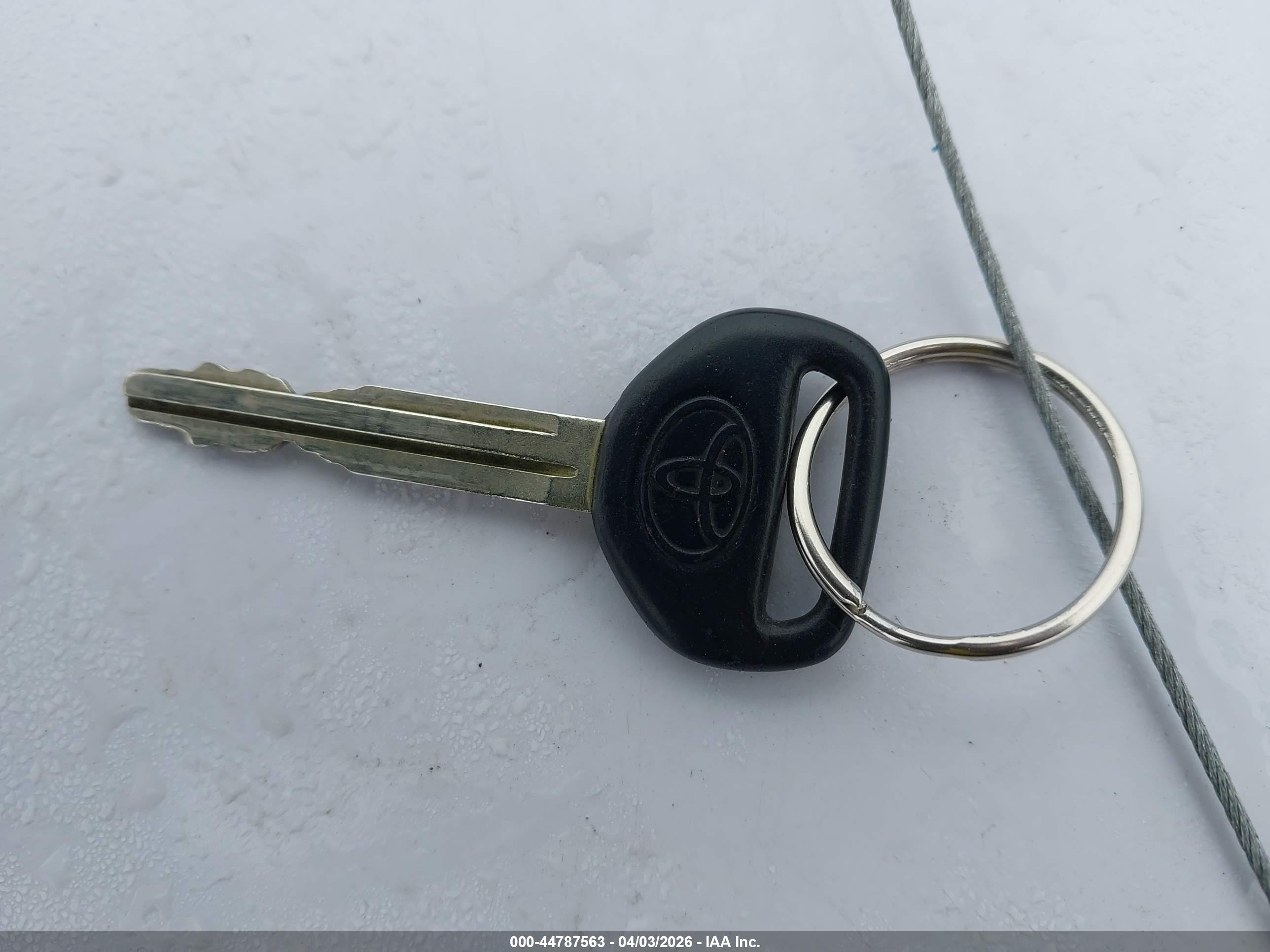 TOYOTA RAV4 image 11