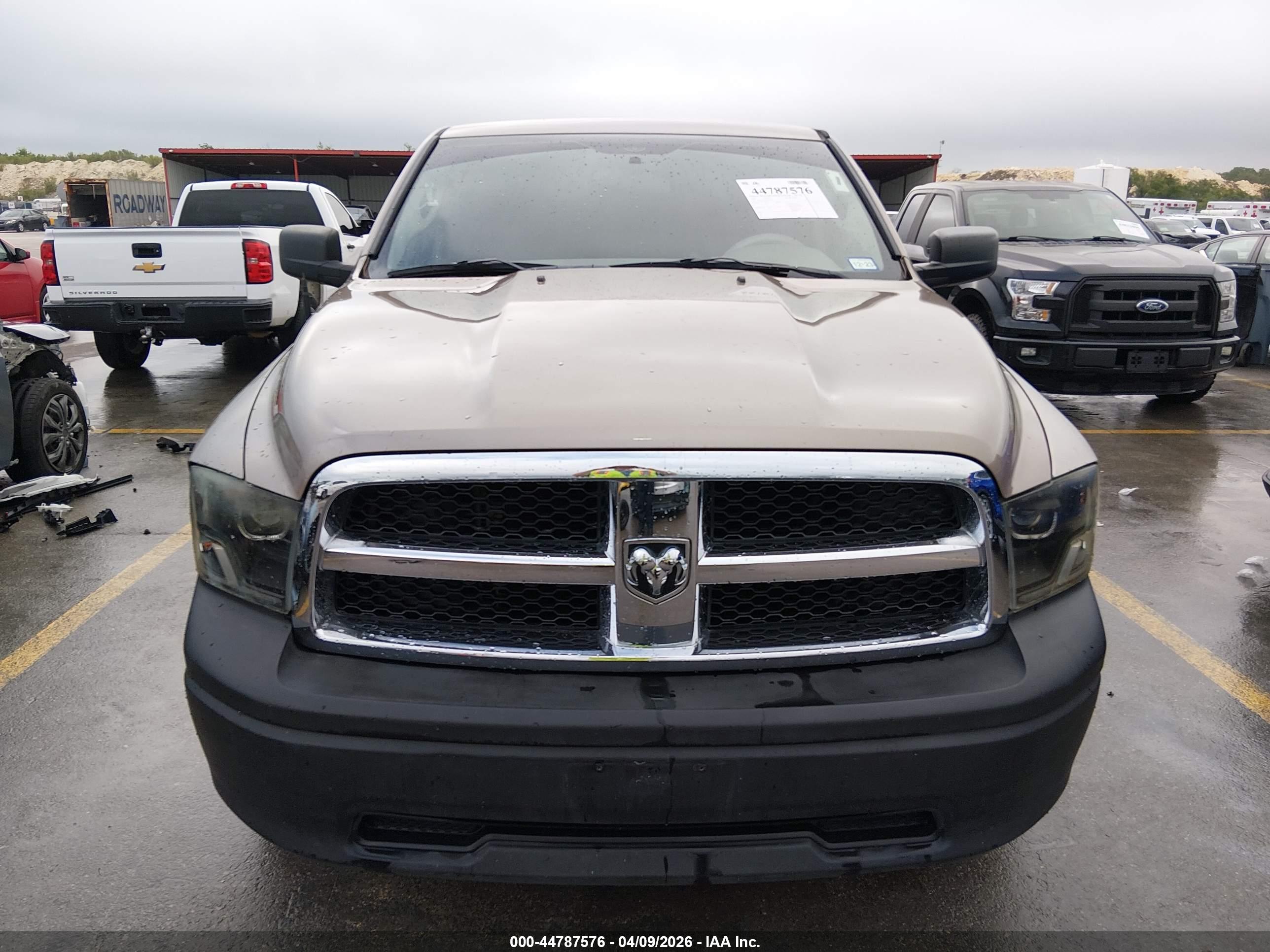 DODGE RAM image 6