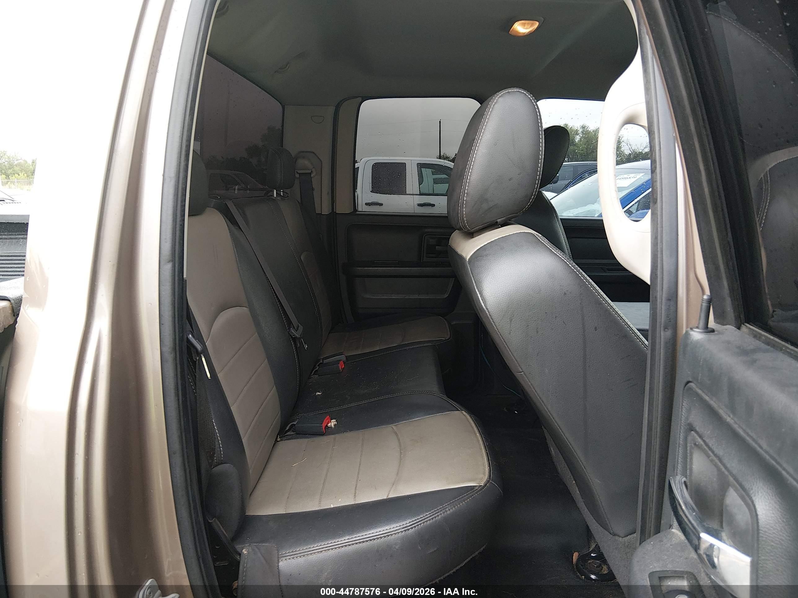 DODGE RAM image 8