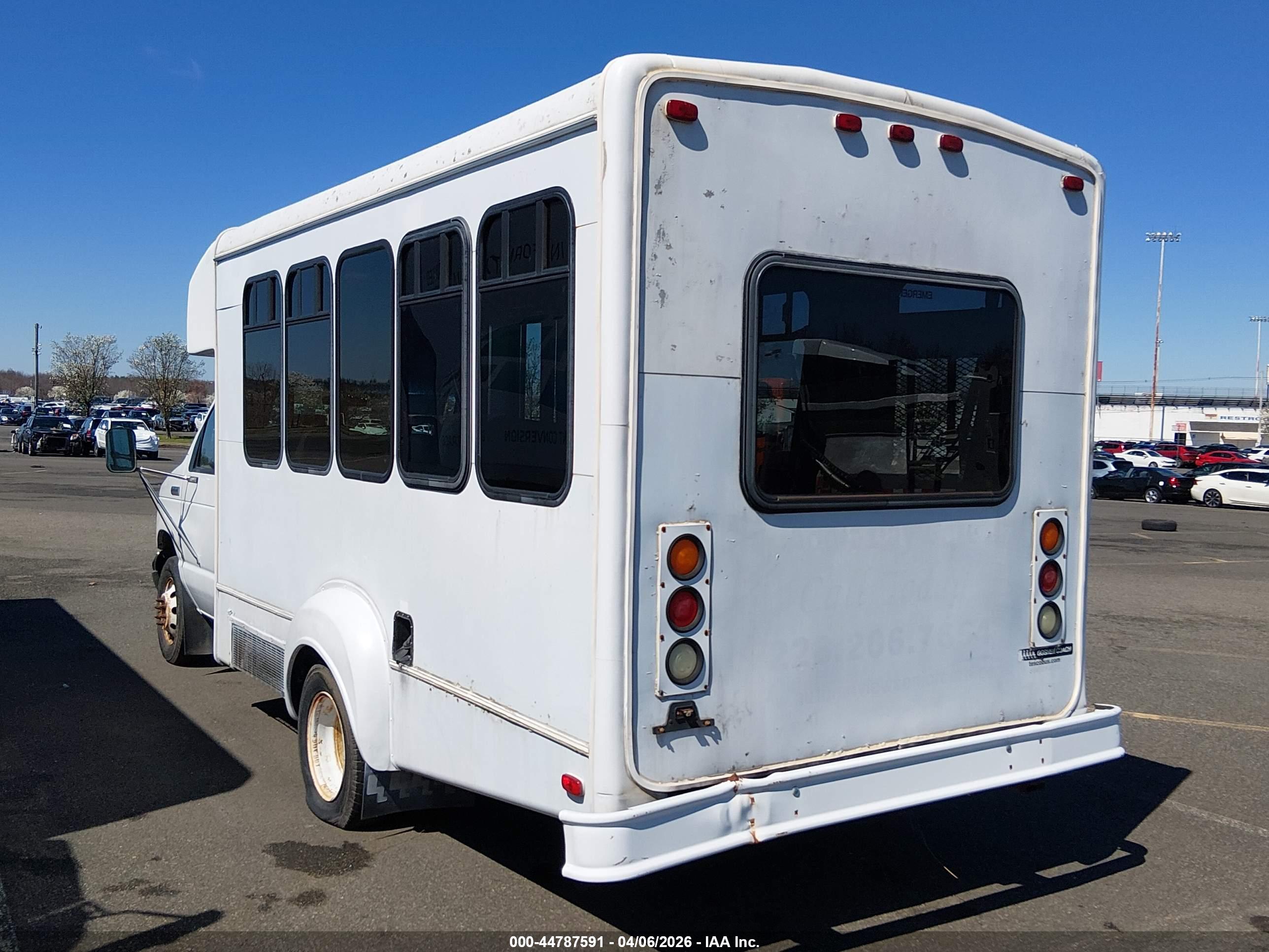 FORD E-350 image 3