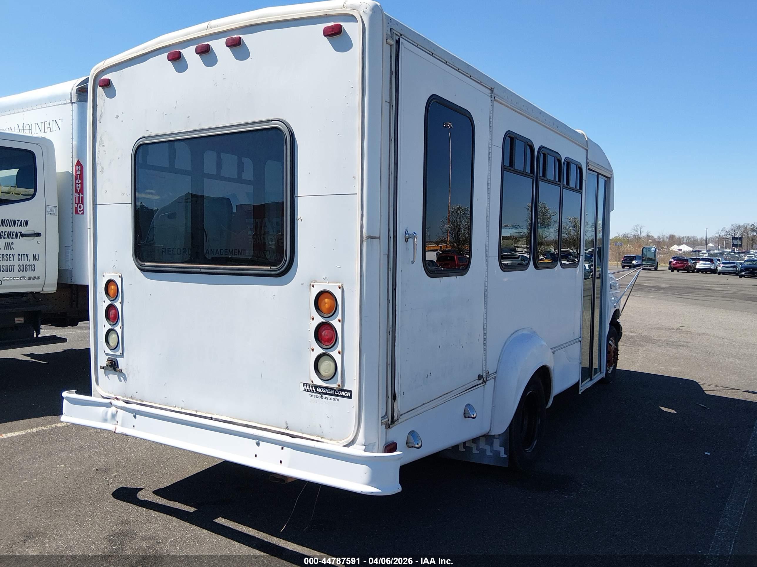 FORD E-350 image 4