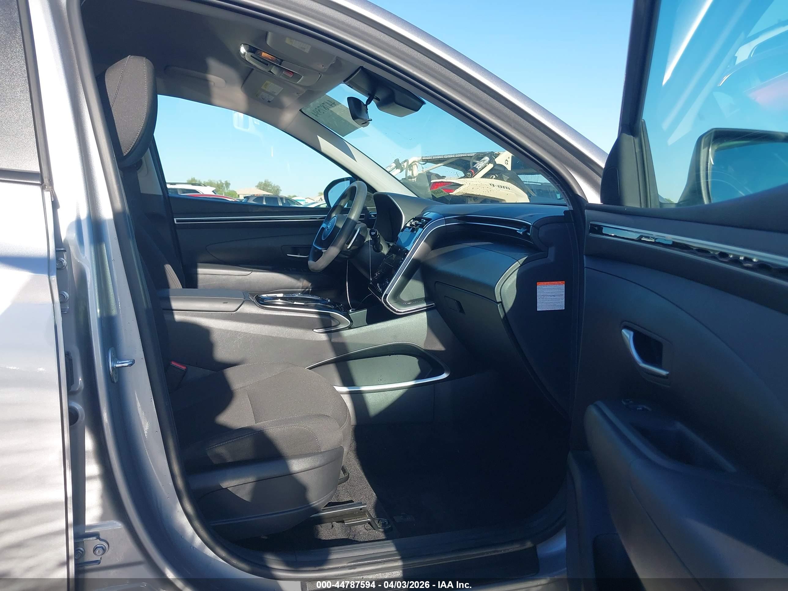 HYUNDAI TUCSON image 5