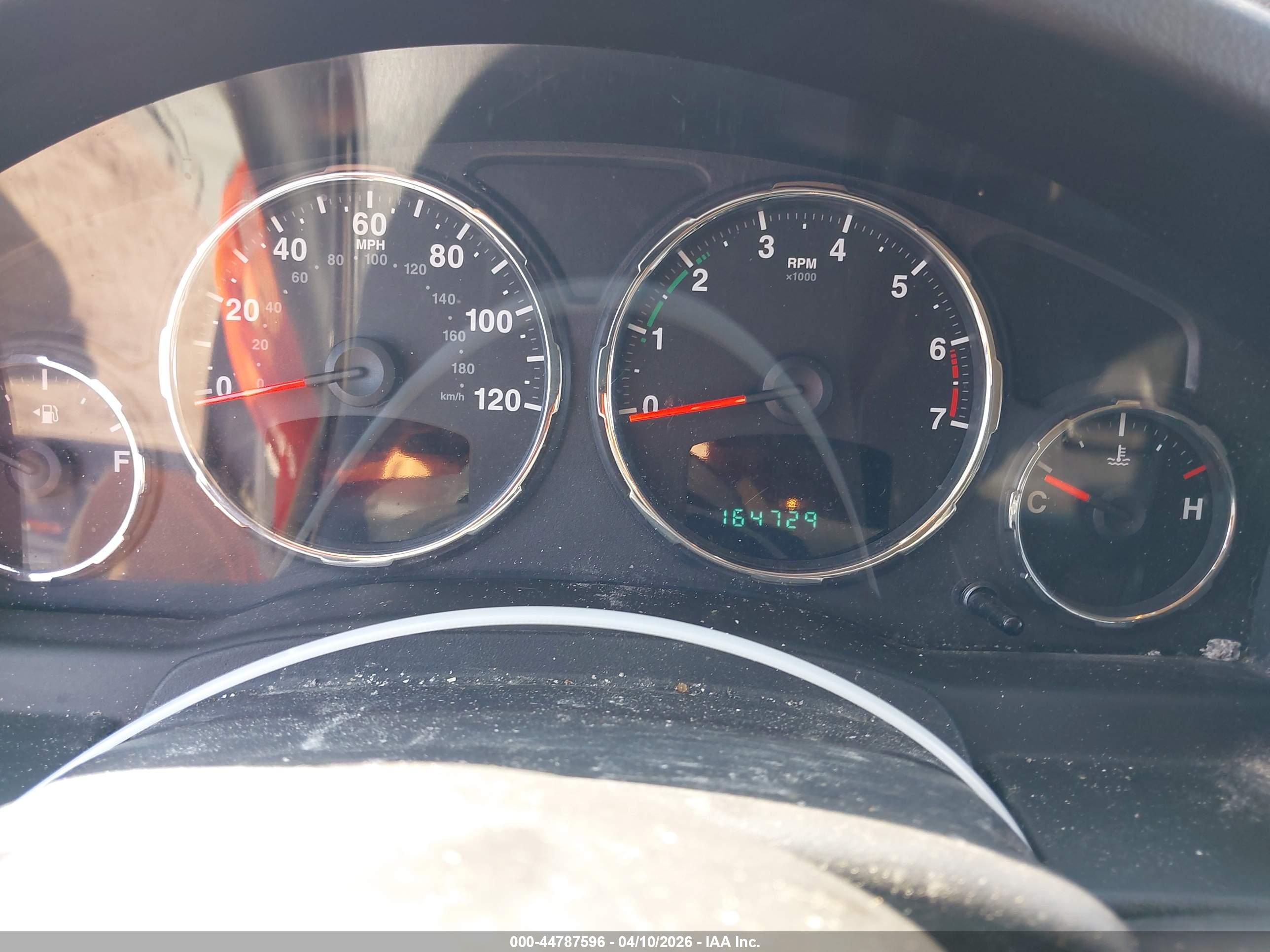 JEEP LIBERTY image 7