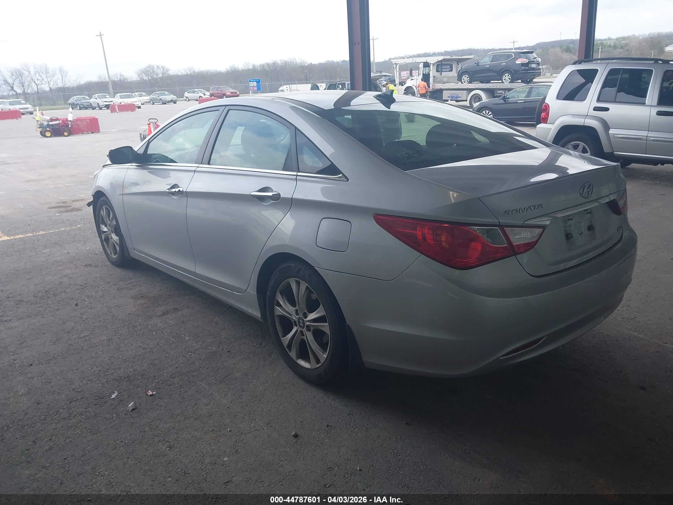 HYUNDAI SONATA image 3