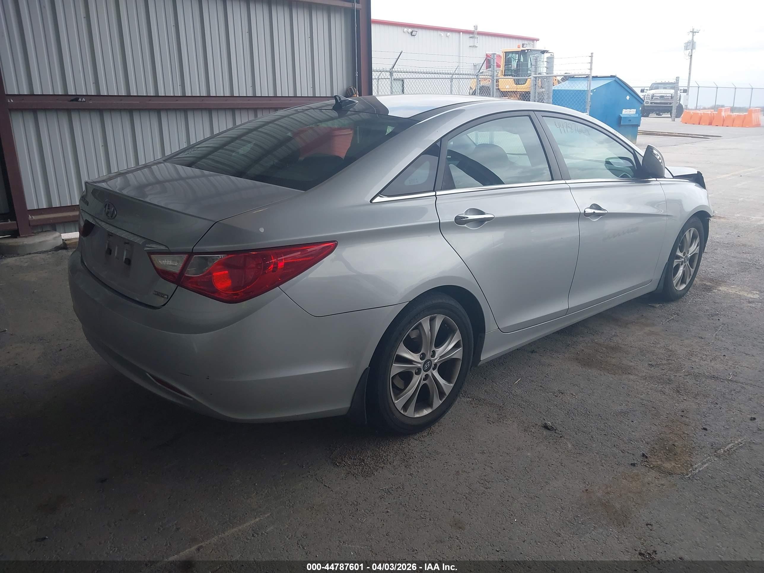 HYUNDAI SONATA image 4