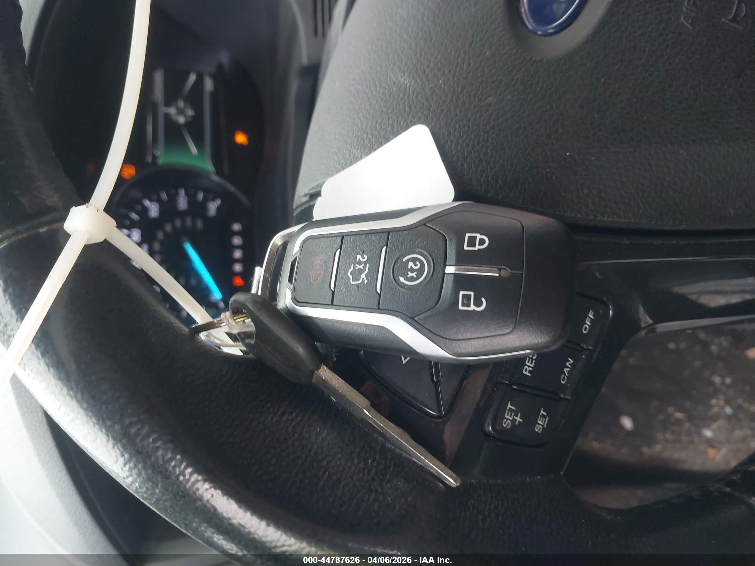 FORD EXPLORER image 11