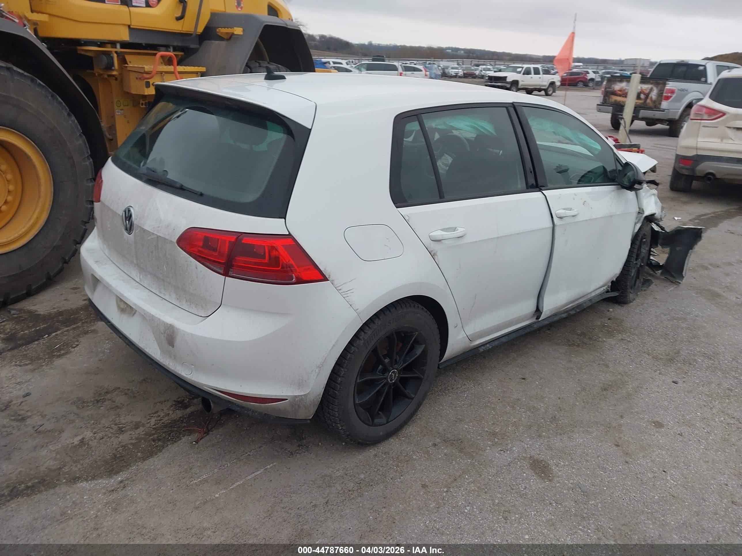 VOLKSWAGEN GOLF image 4