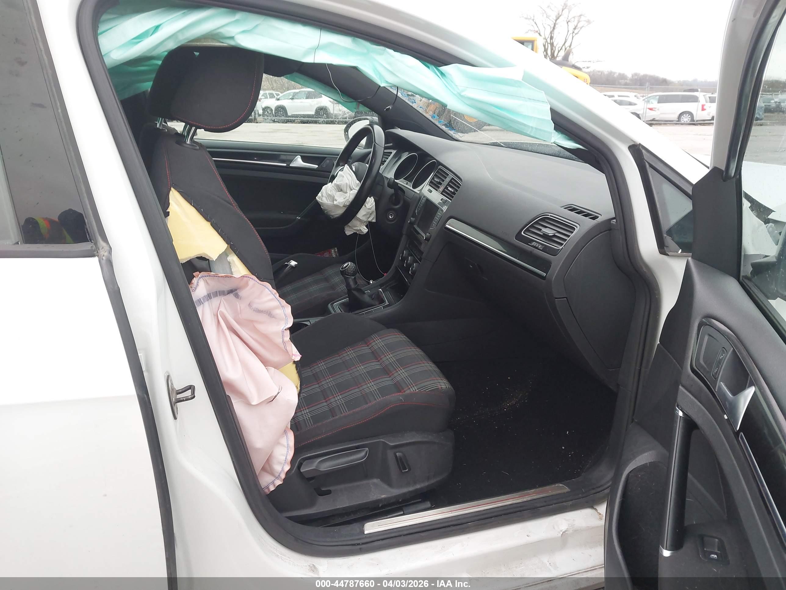 VOLKSWAGEN GOLF image 5