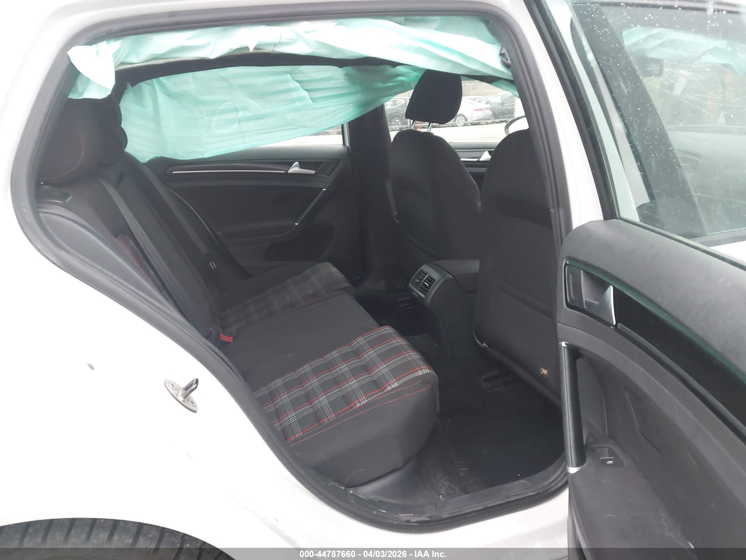 VOLKSWAGEN GOLF image 8