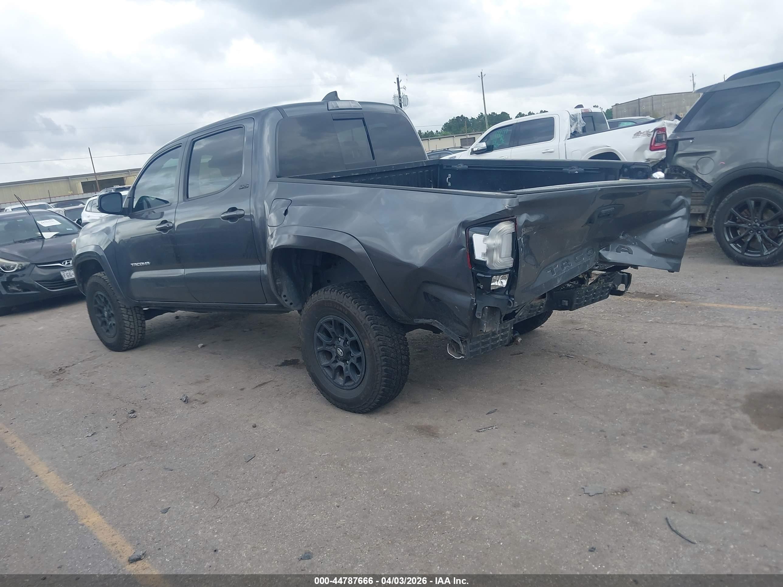 TOYOTA TACOMA image 3