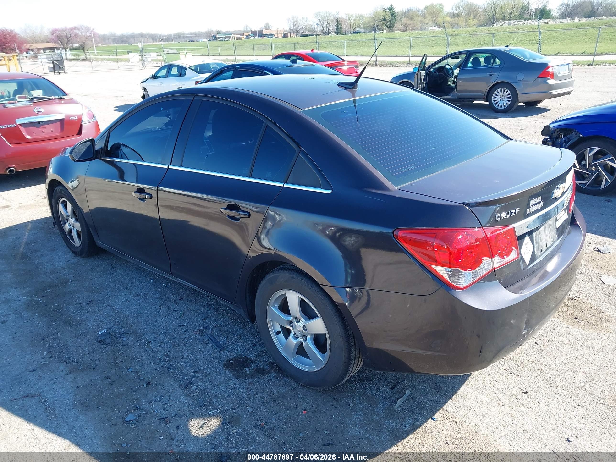 CHEVROLET CRUZE image 3