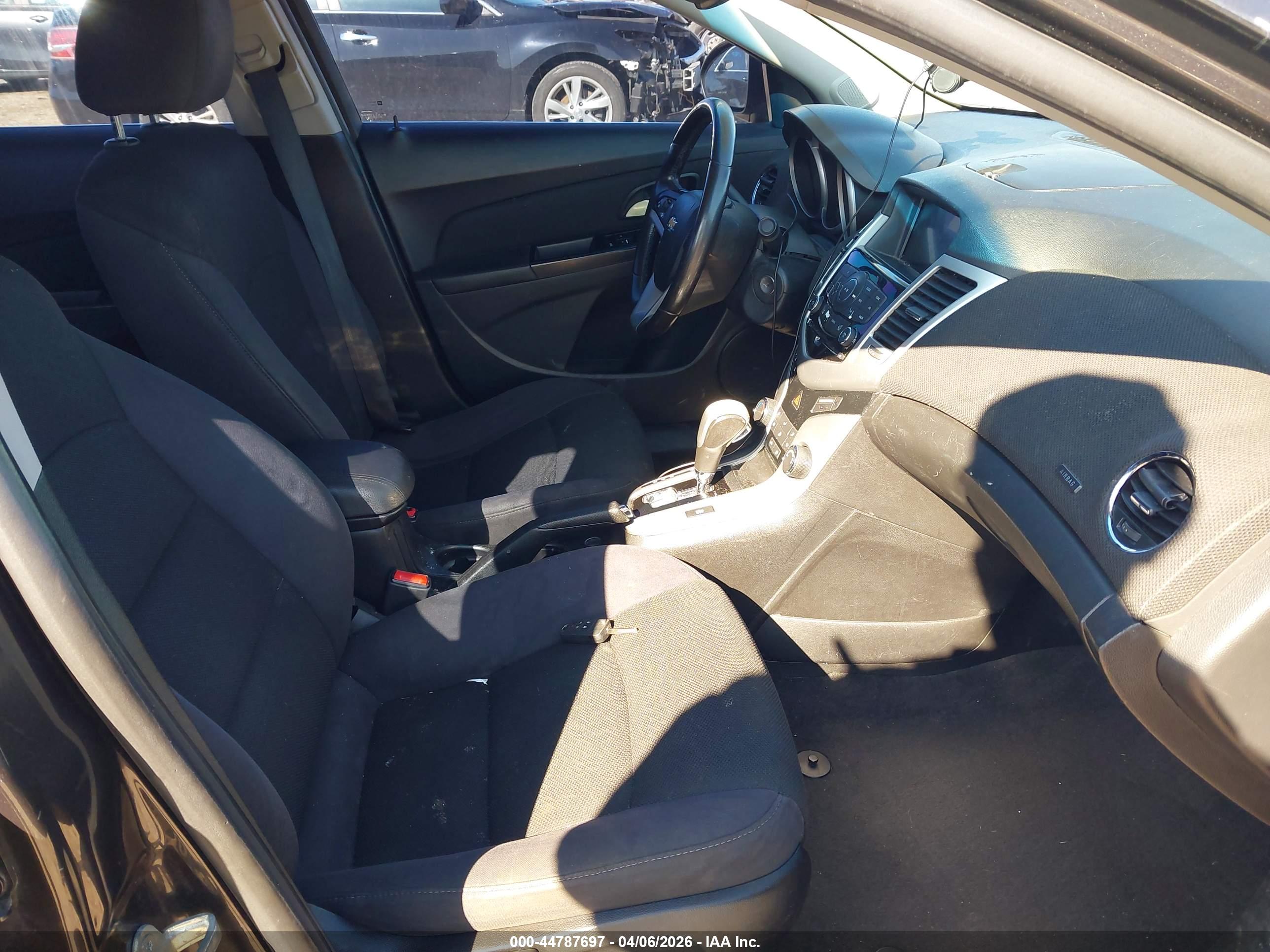CHEVROLET CRUZE image 5