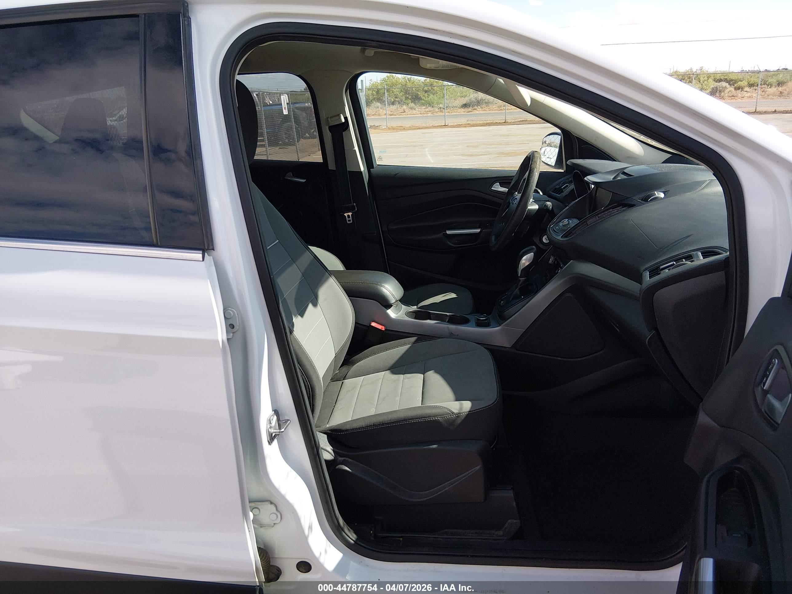 FORD ESCAPE image 5