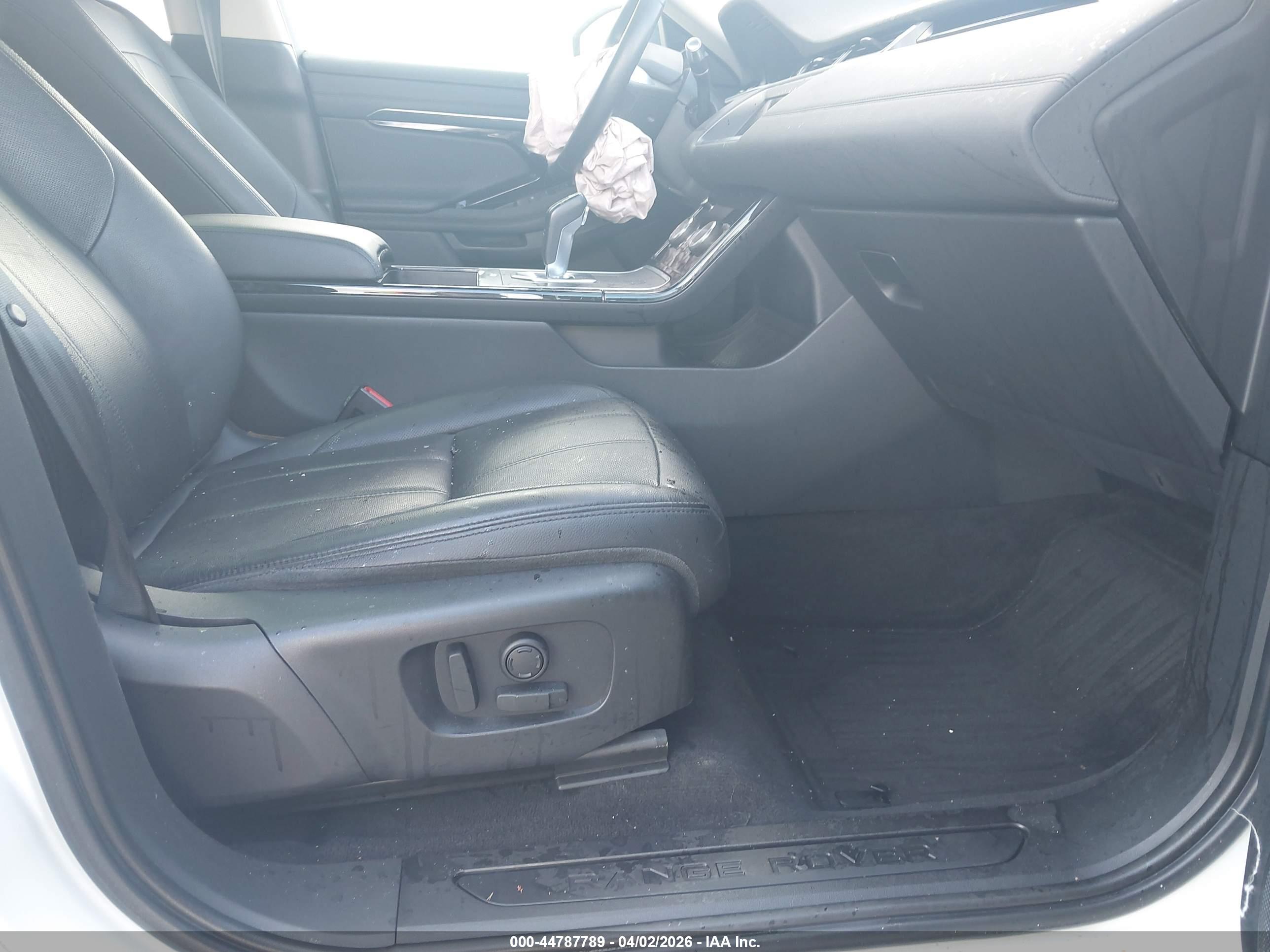 LAND ROVER image 5