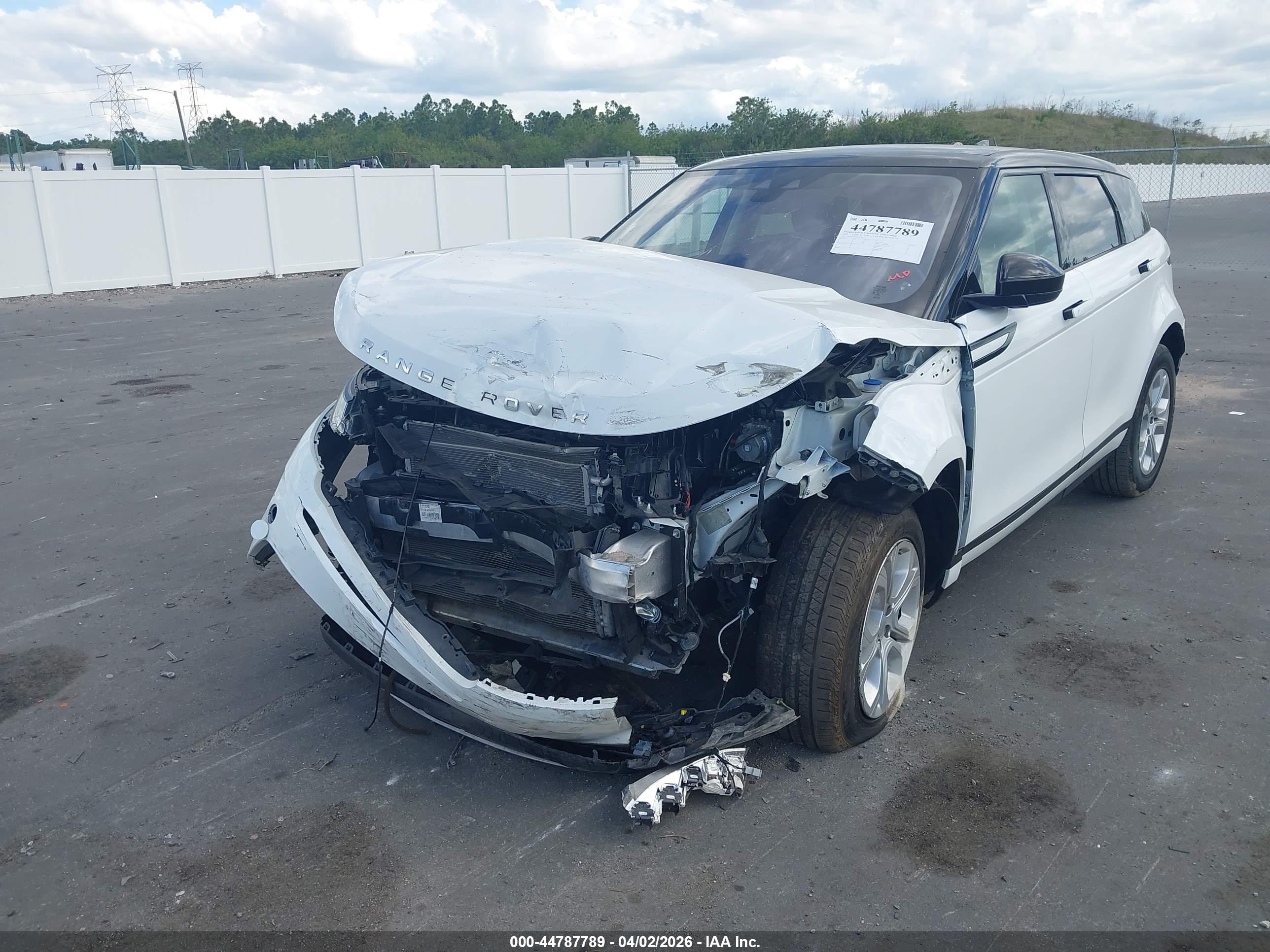 LAND ROVER image 6