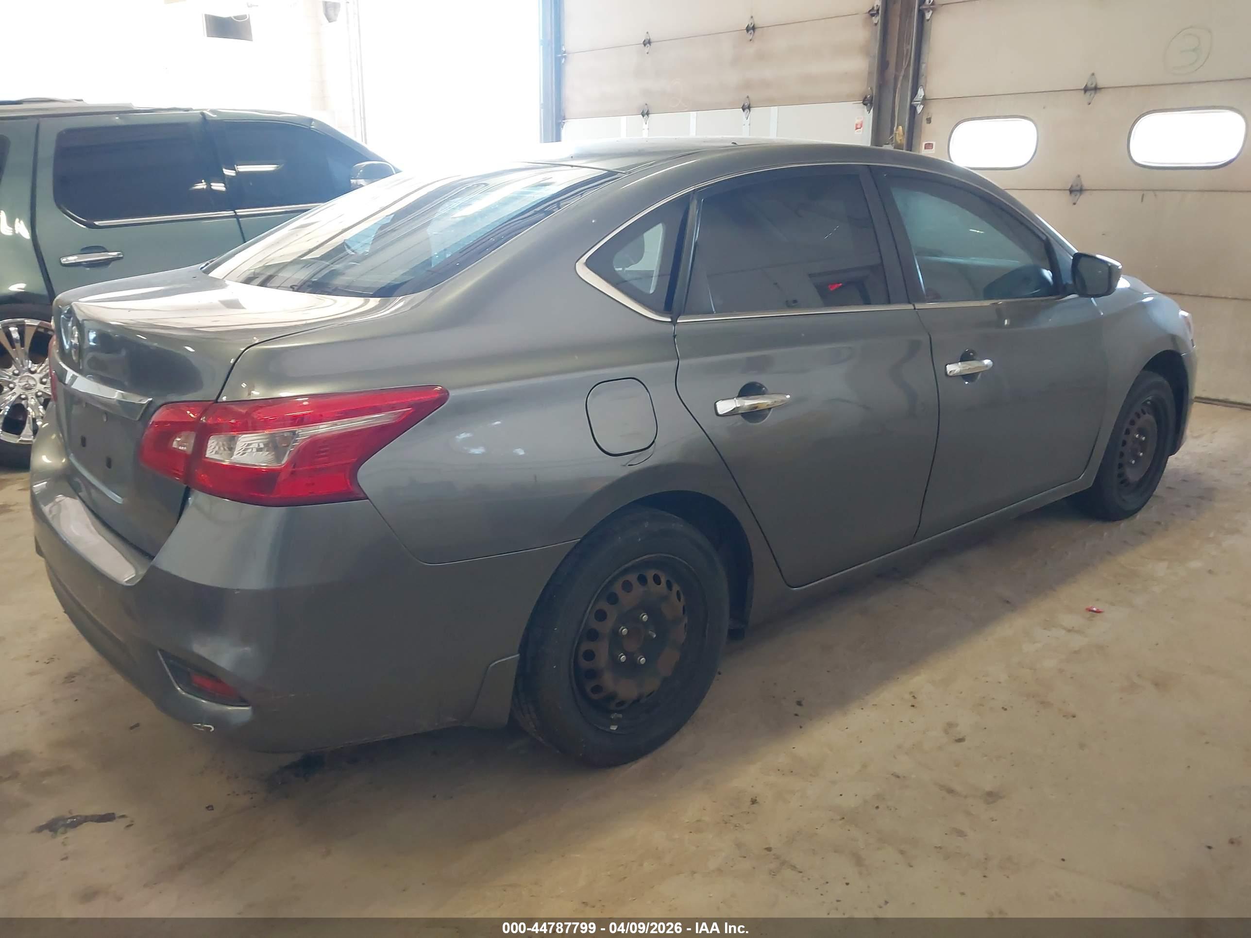 NISSAN SENTRA image 4
