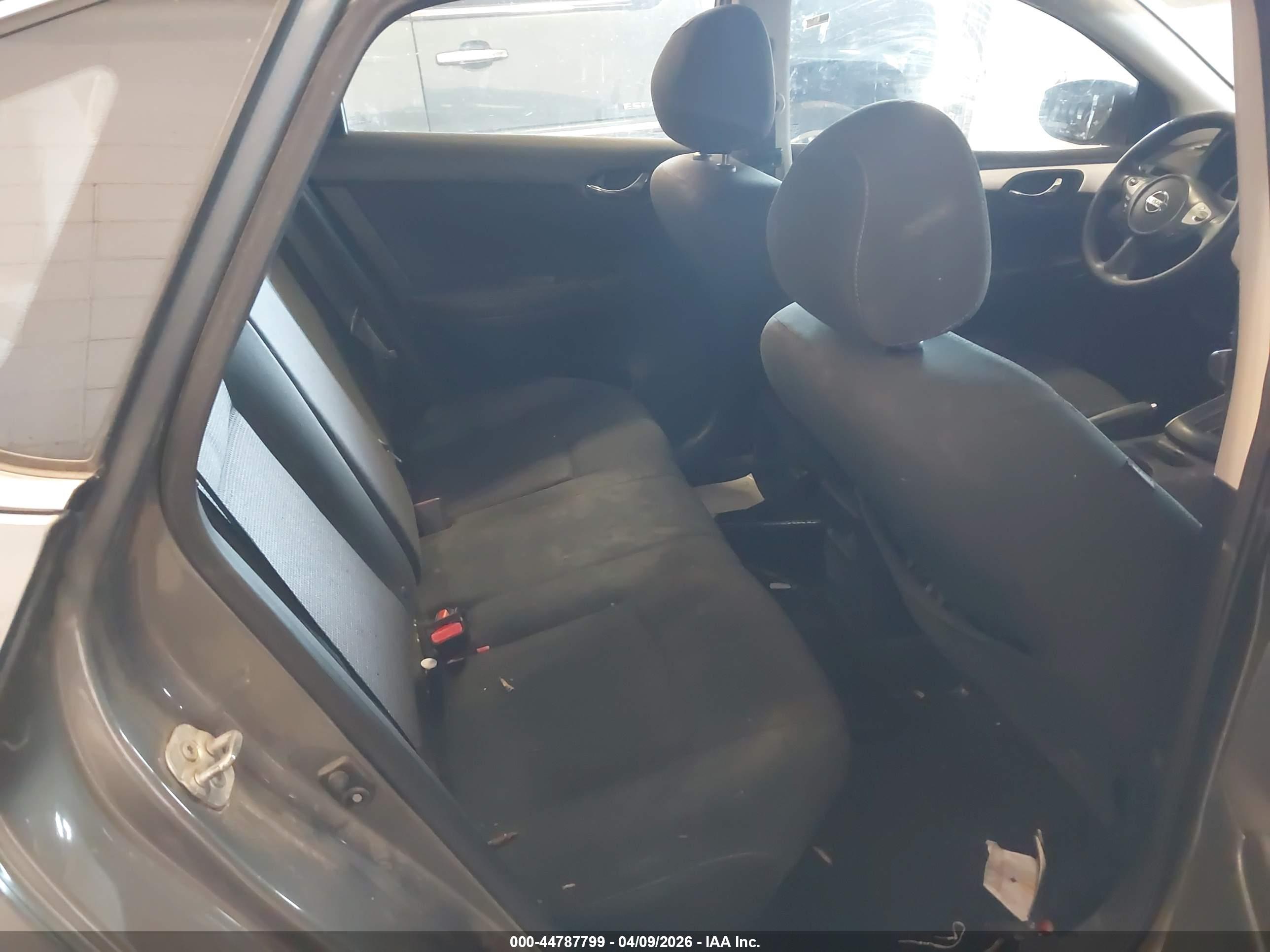 NISSAN SENTRA image 8