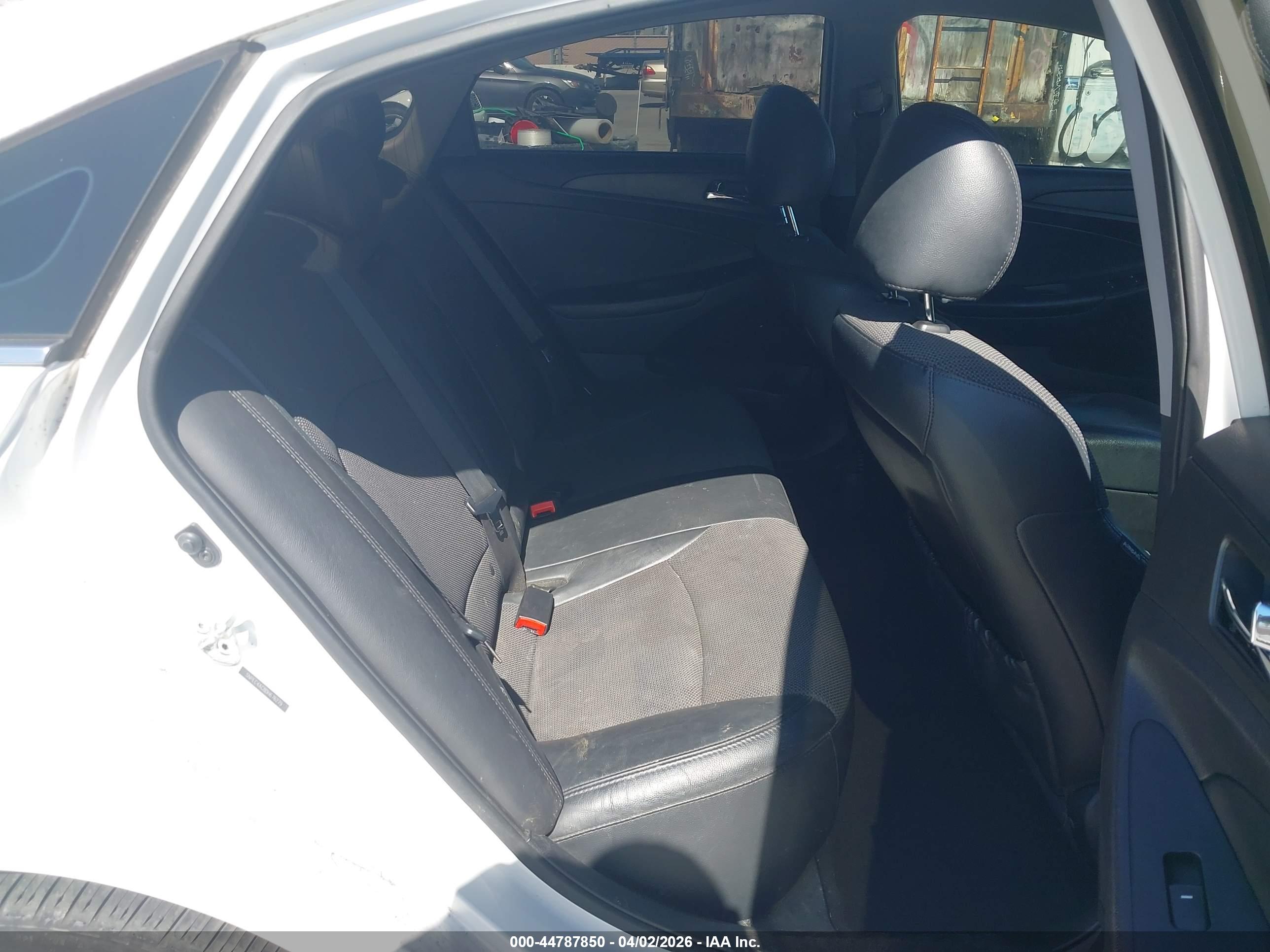 HYUNDAI SONATA image 8