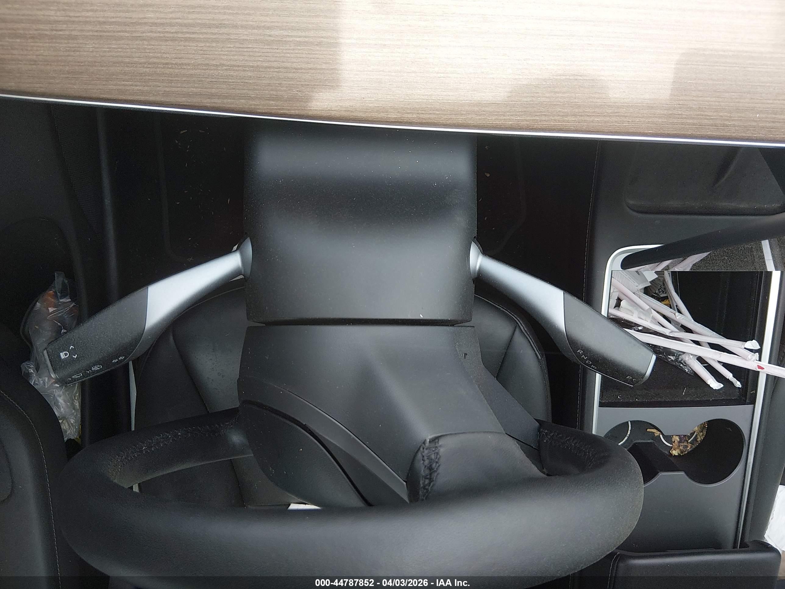TESLA MODEL image 7