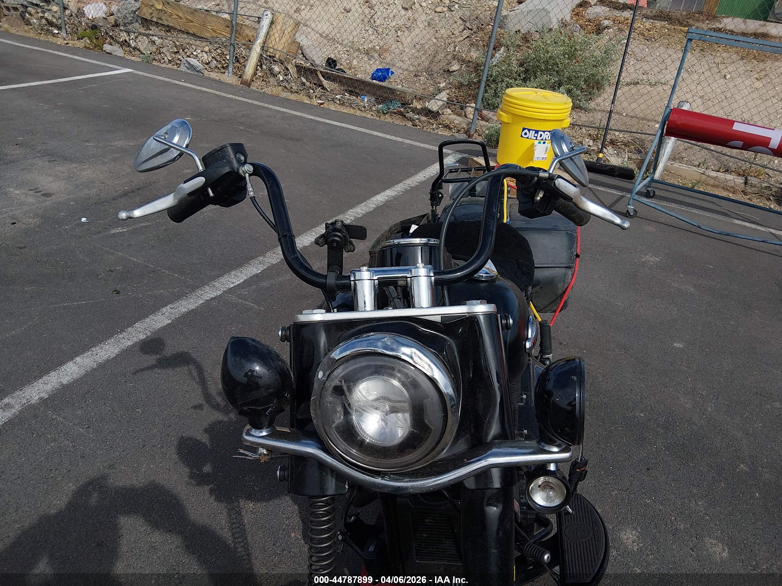 HARLEY-DAVIDSON FLHCS image 5